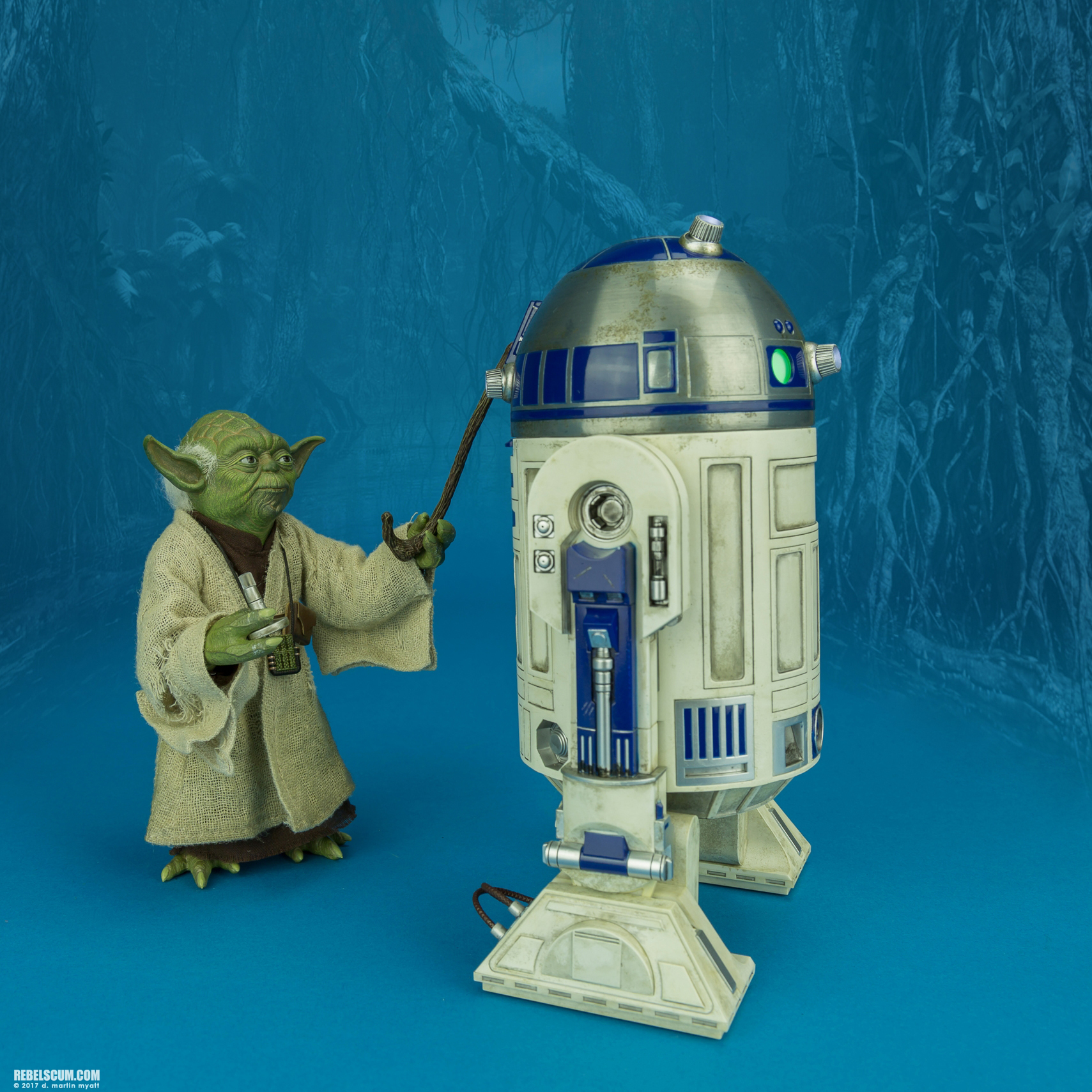 Hot-Toys-MMS369-Yoda-Movie-Masterpiece-Series-017.jpg