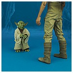 Hot-Toys-MMS369-Yoda-Movie-Masterpiece-Series-019.jpg