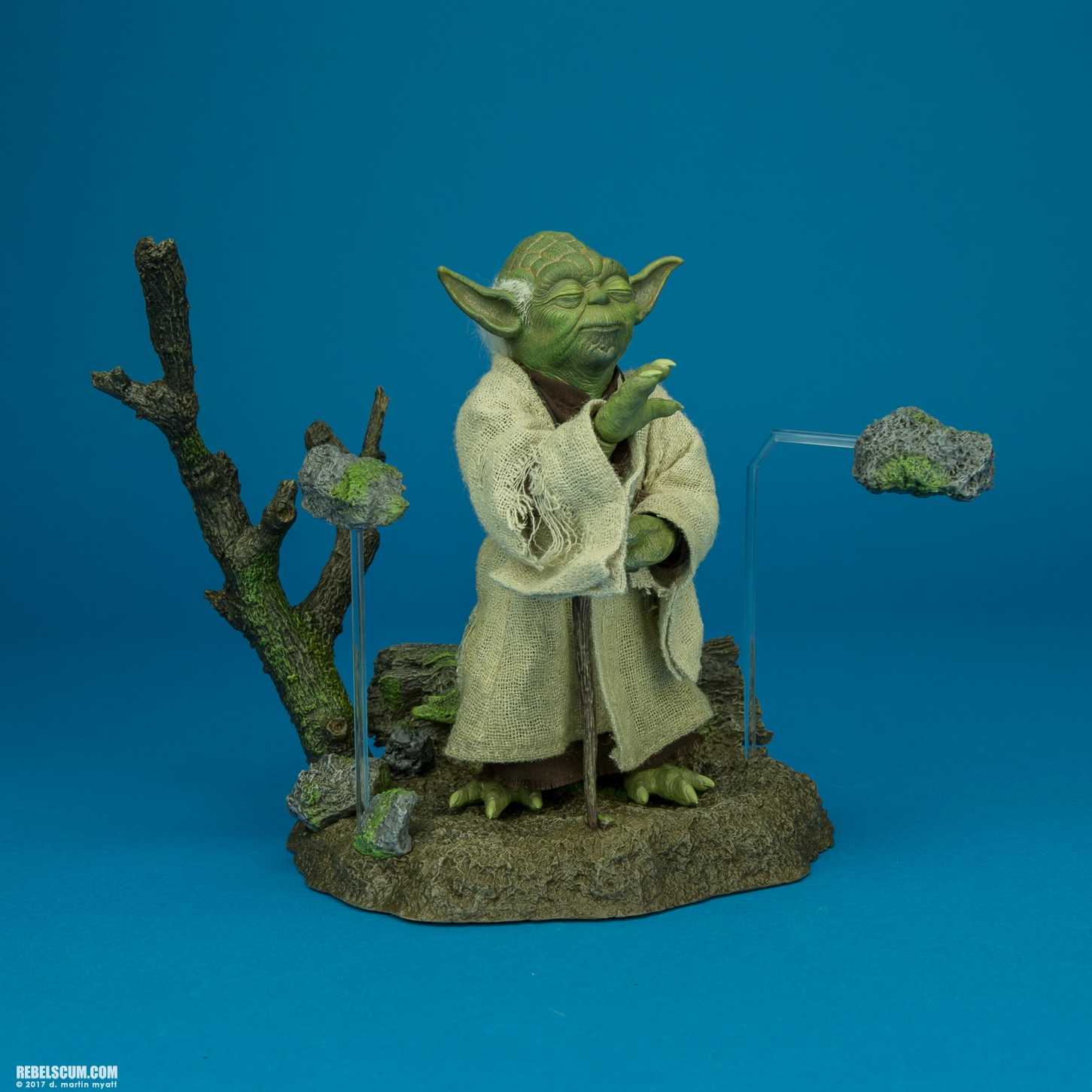 Hot-Toys-MMS369-Yoda-Movie-Masterpiece-Series-021.jpg