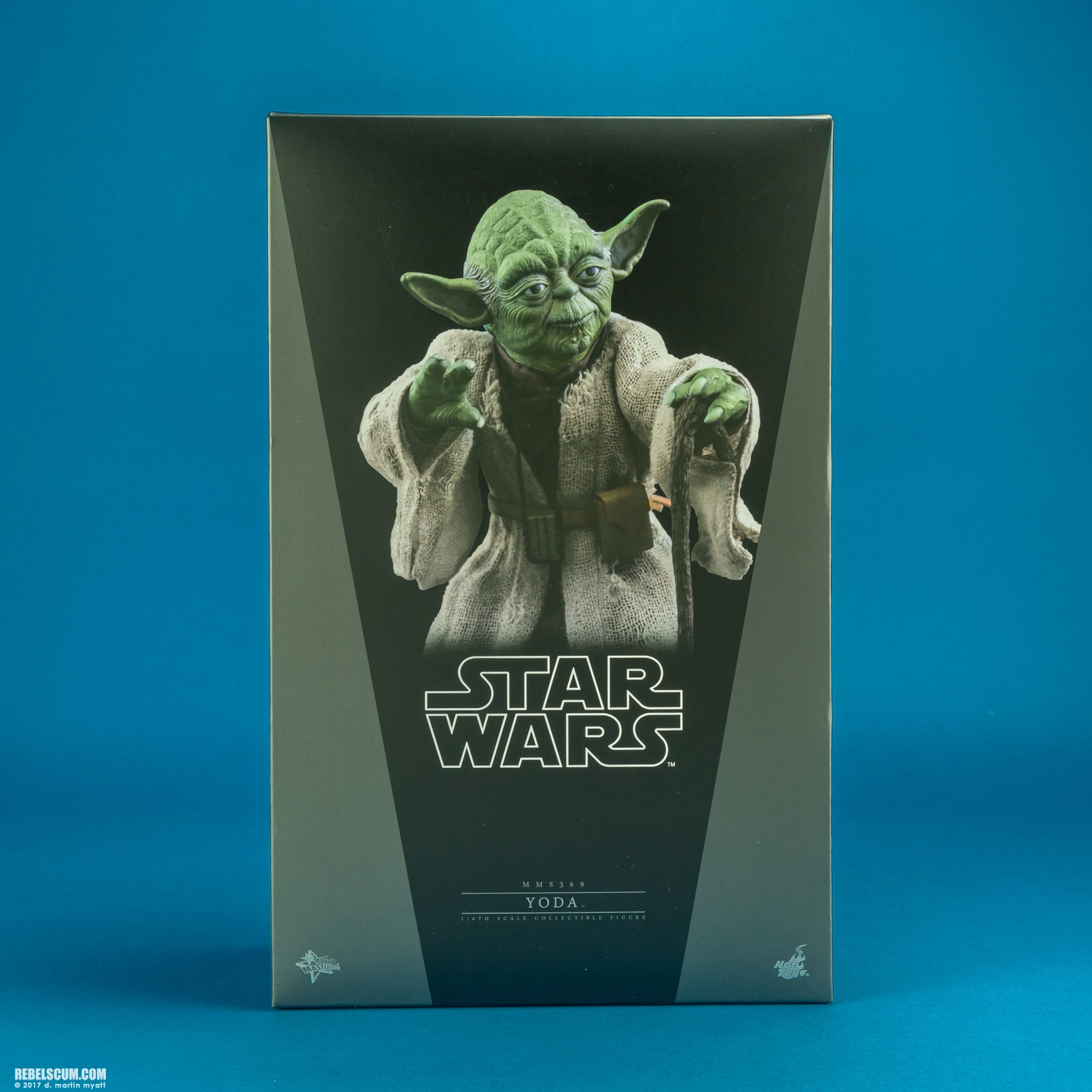 Hot-Toys-MMS369-Yoda-Movie-Masterpiece-Series-025.jpg
