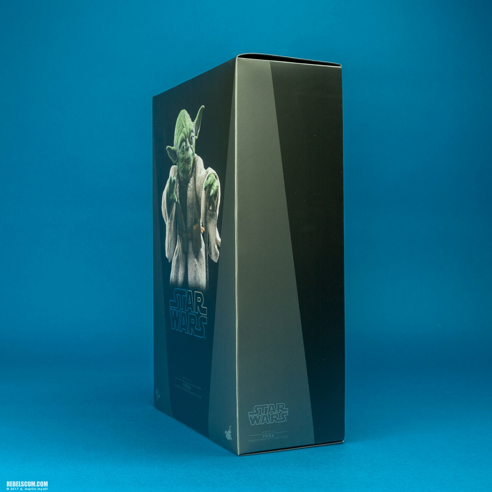 Hot-Toys-MMS369-Yoda-Movie-Masterpiece-Series-027.jpg