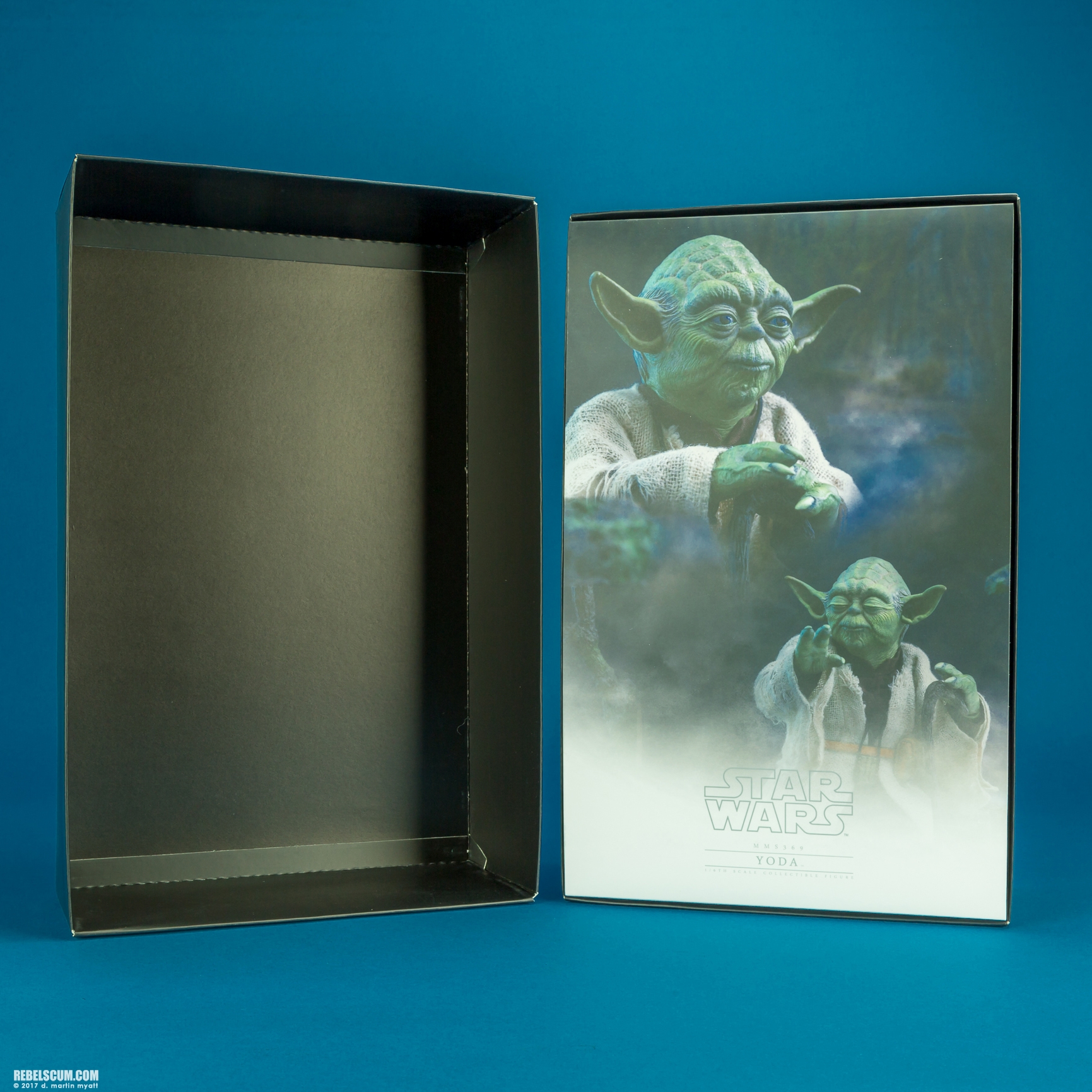 Hot-Toys-MMS369-Yoda-Movie-Masterpiece-Series-031.jpg