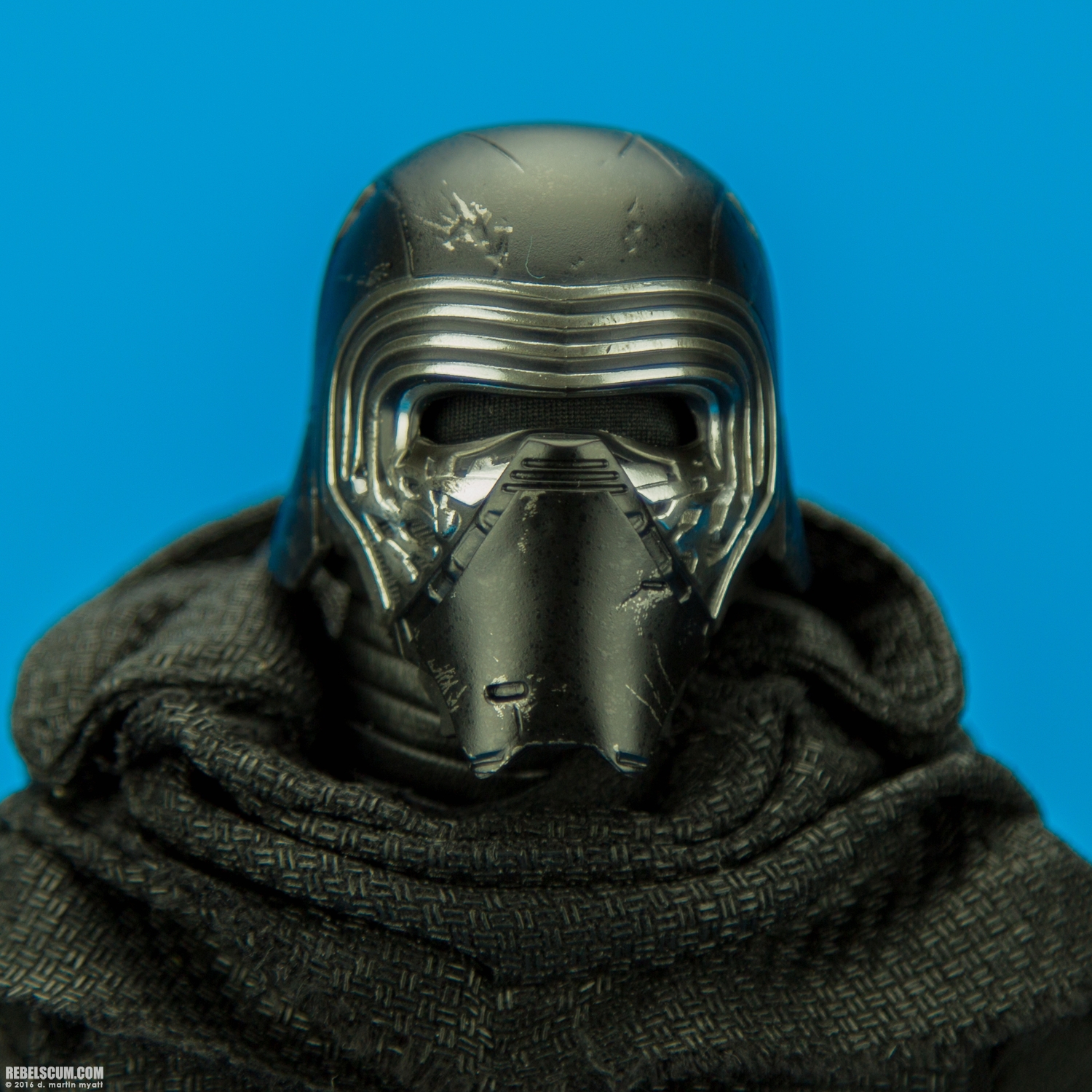 Kylo-Ren-MMS320-Hot-Toys-The-Force-Awakens-005.jpg