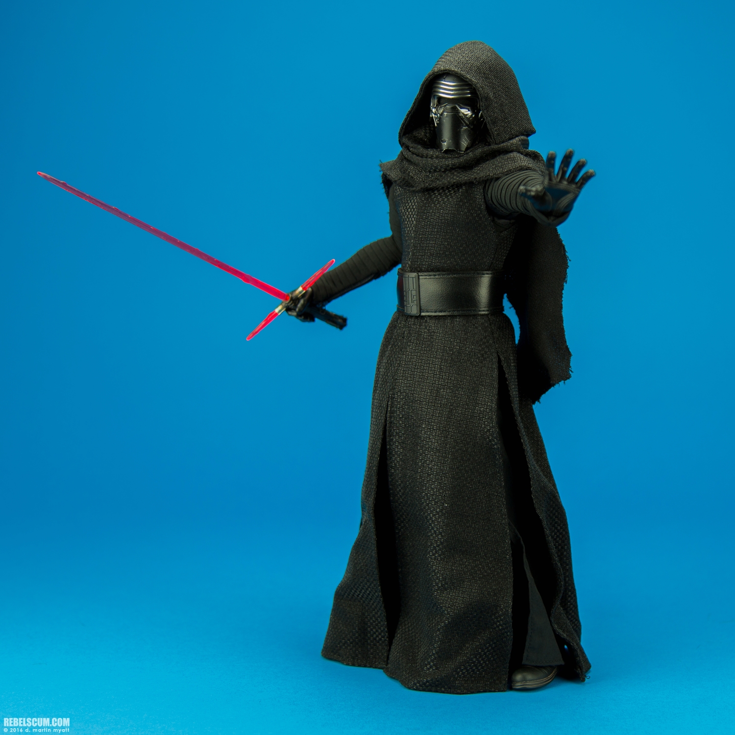 Kylo-Ren-MMS320-Hot-Toys-The-Force-Awakens-015.jpg