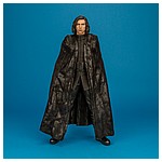 Kylo-Ren-MMS438-Star-Wars-The-Last-Jedi-Hot-Toys-005.jpg