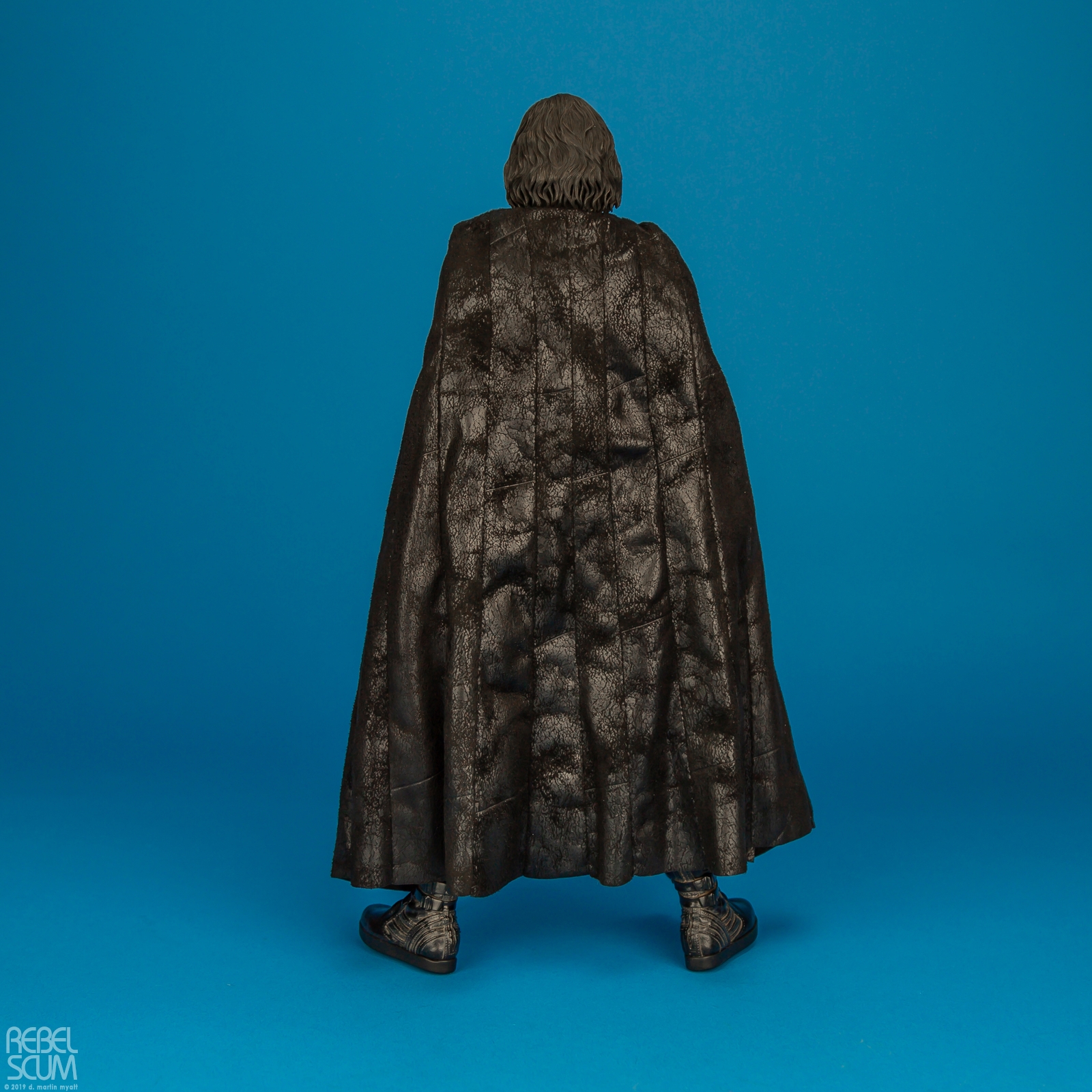 Kylo-Ren-MMS438-Star-Wars-The-Last-Jedi-Hot-Toys-008.jpg