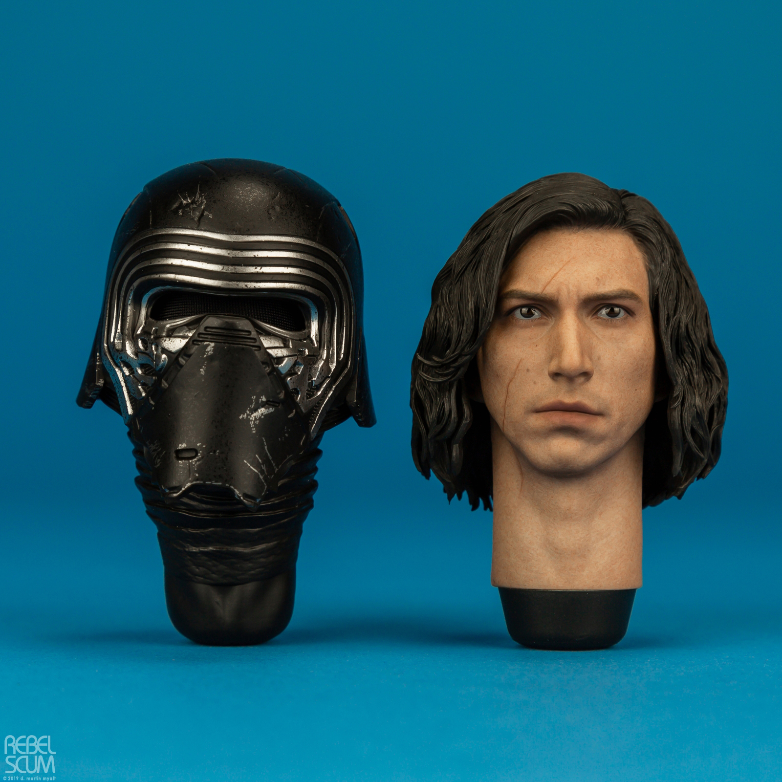 Kylo-Ren-MMS438-Star-Wars-The-Last-Jedi-Hot-Toys-013.jpg