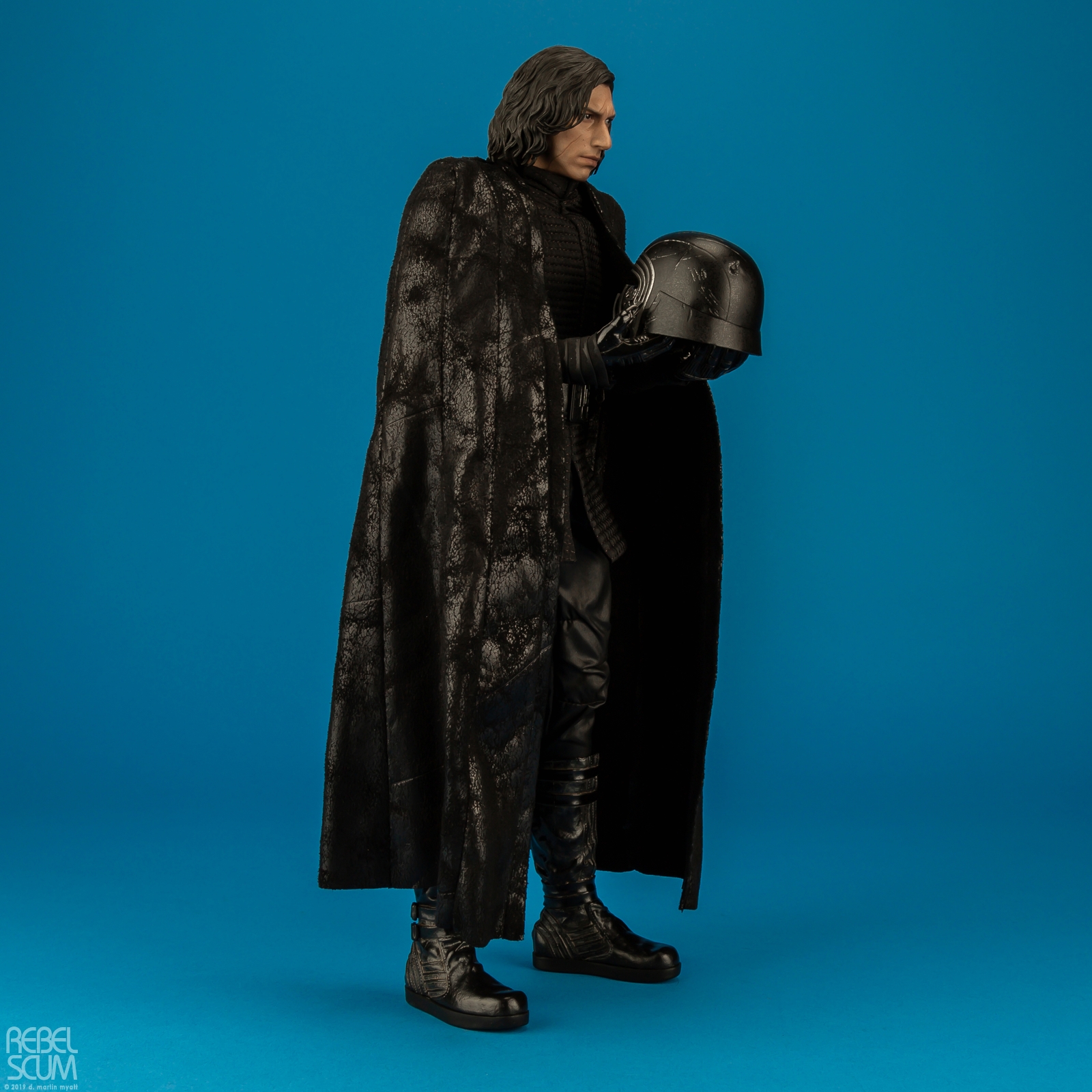 Kylo-Ren-MMS438-Star-Wars-The-Last-Jedi-Hot-Toys-023.jpg