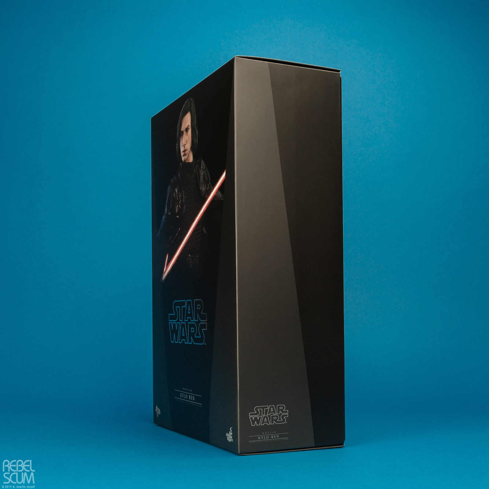 Kylo-Ren-MMS438-Star-Wars-The-Last-Jedi-Hot-Toys-037.jpg