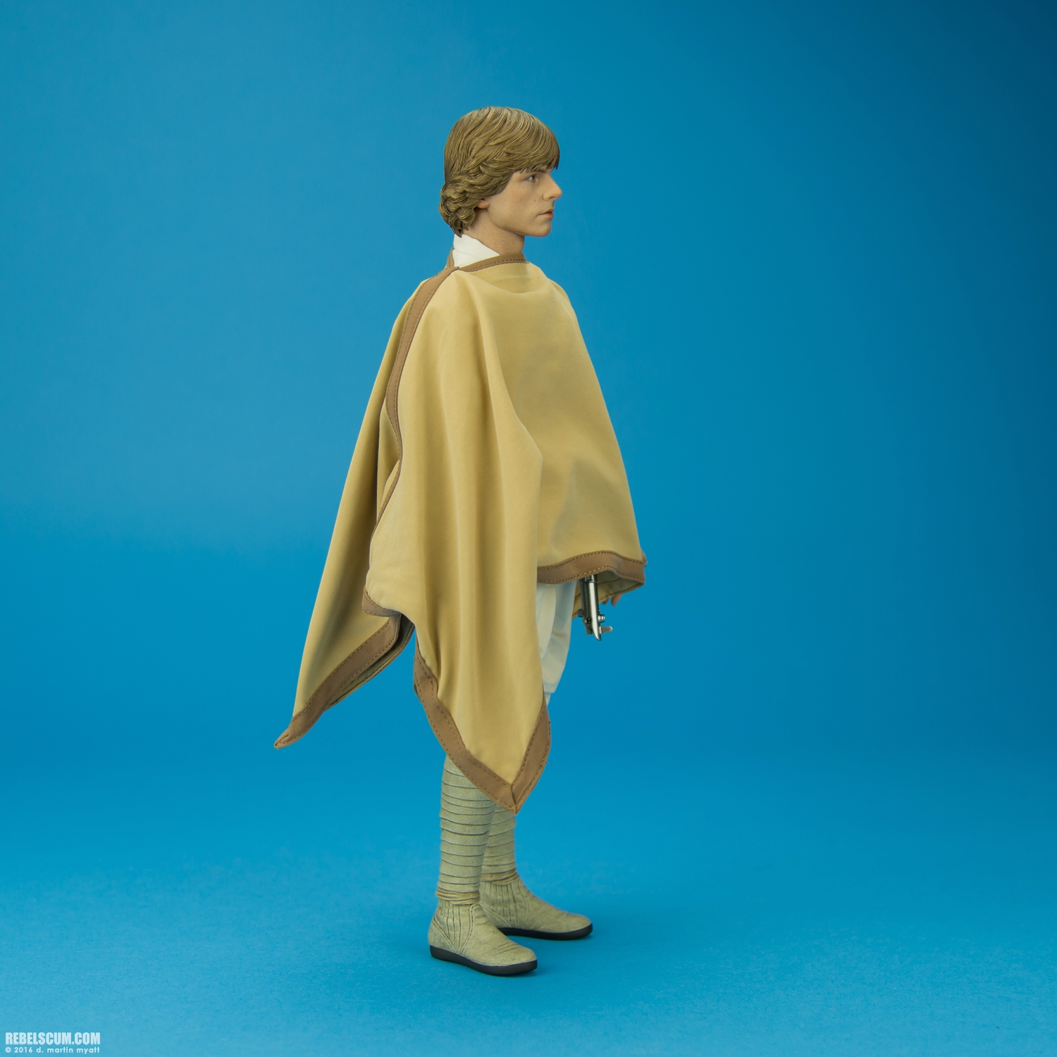 Luke-Skywalker-MMS297-Hot-Toys-Star-Wars-A-New-Hope-006.jpg