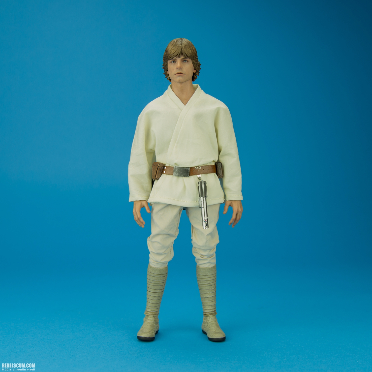 Luke-Skywalker-MMS297-Hot-Toys-Star-Wars-A-New-Hope-009.jpg