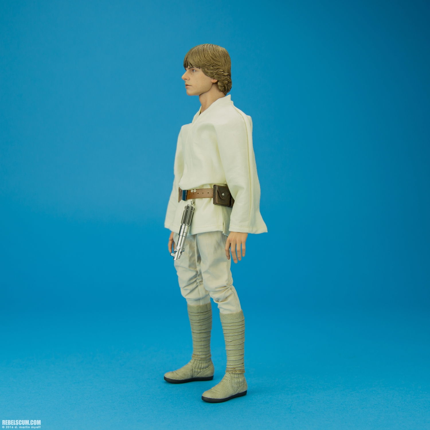 Luke-Skywalker-MMS297-Hot-Toys-Star-Wars-A-New-Hope-011.jpg