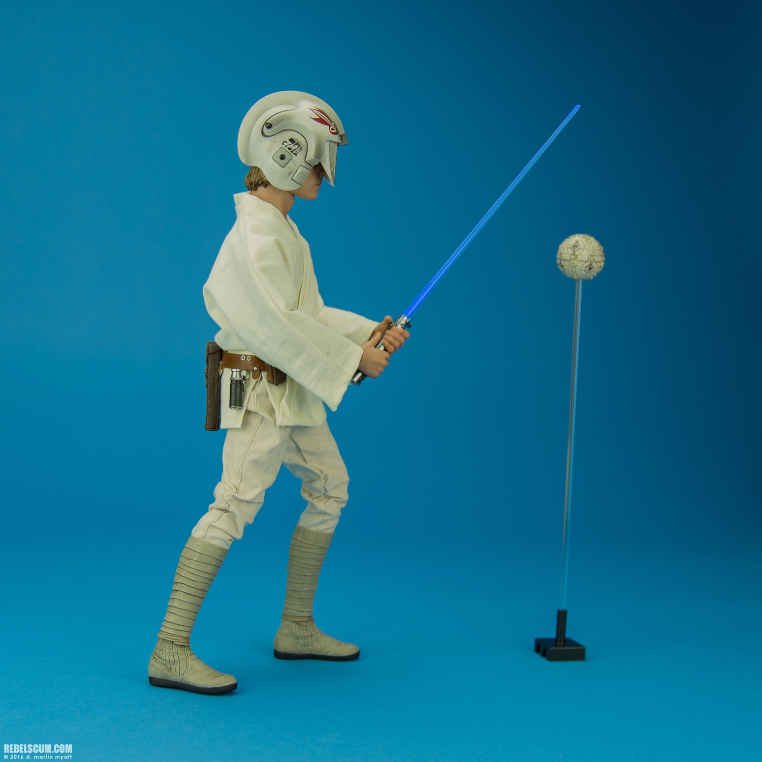 Luke-Skywalker-MMS297-Hot-Toys-Star-Wars-A-New-Hope-014.jpg