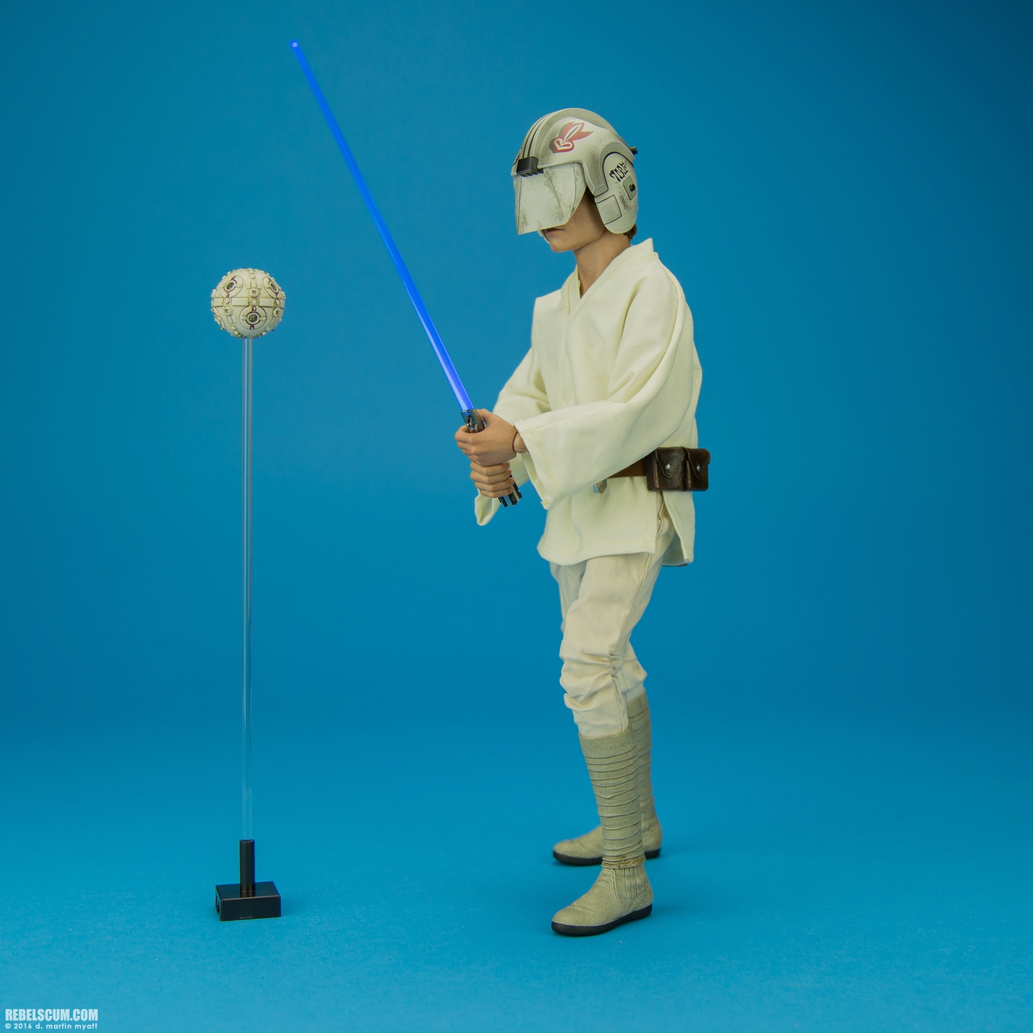 Luke-Skywalker-MMS297-Hot-Toys-Star-Wars-A-New-Hope-015.jpg