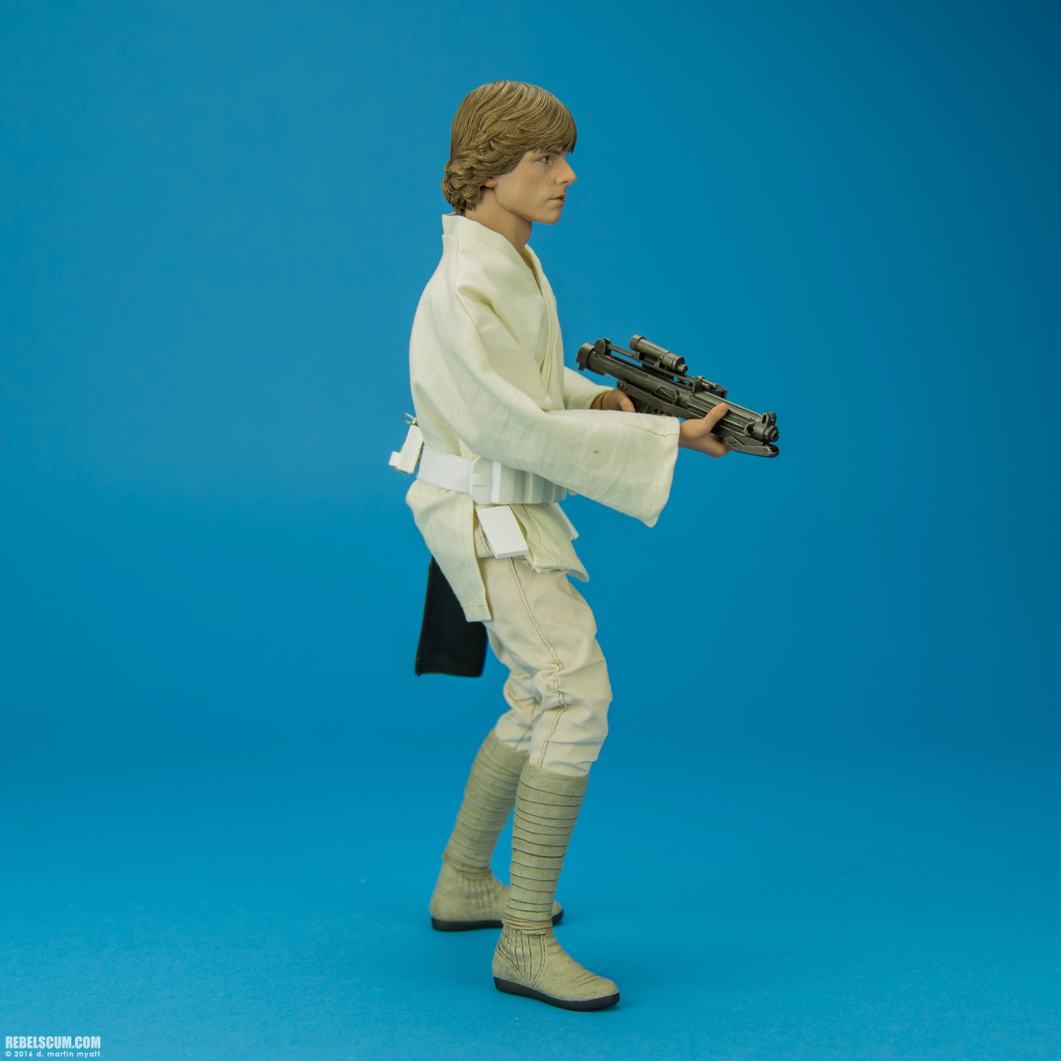 Luke-Skywalker-MMS297-Hot-Toys-Star-Wars-A-New-Hope-018.jpg