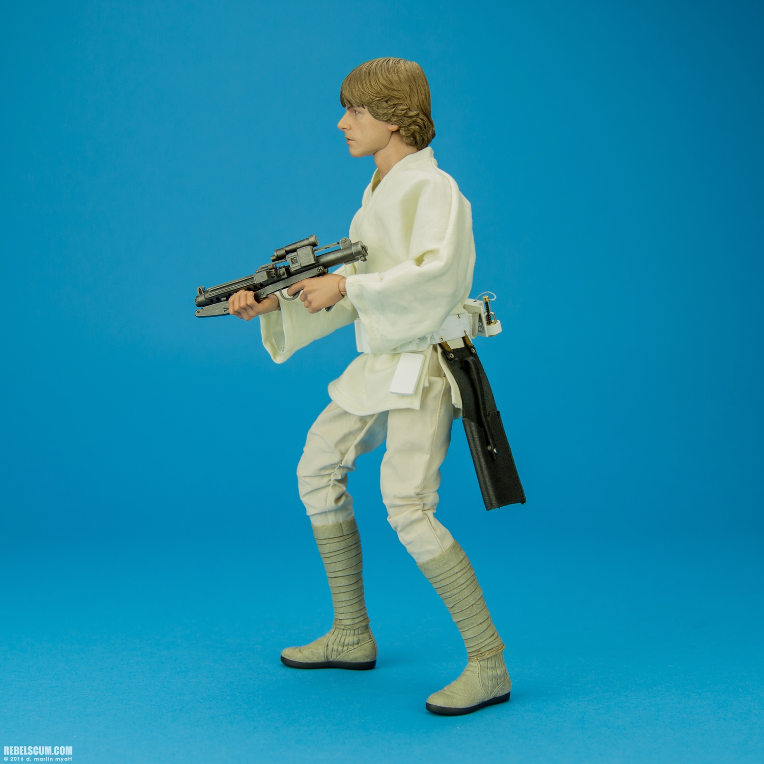 Luke-Skywalker-MMS297-Hot-Toys-Star-Wars-A-New-Hope-019.jpg