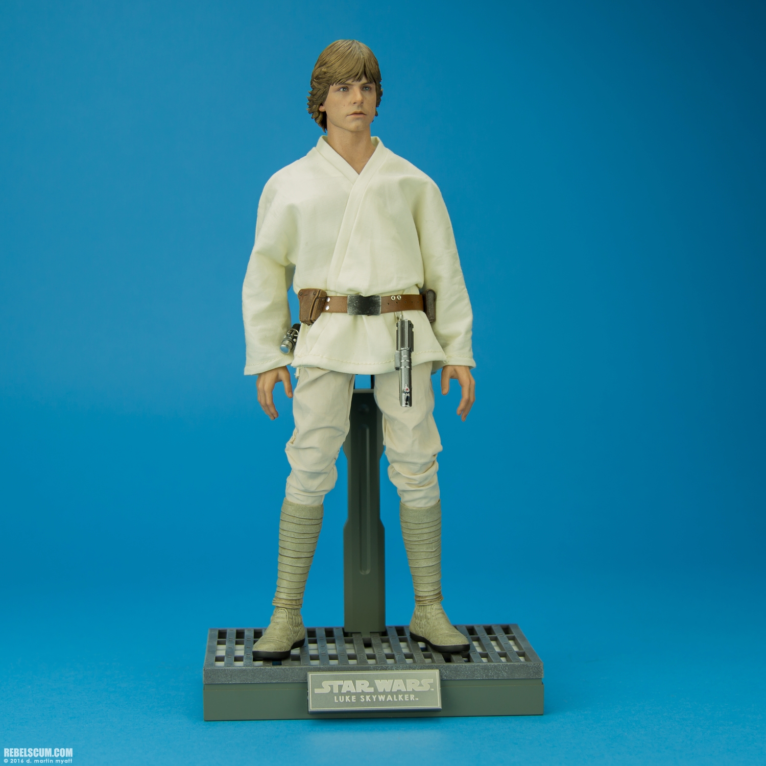 Luke-Skywalker-MMS297-Hot-Toys-Star-Wars-A-New-Hope-039.jpg