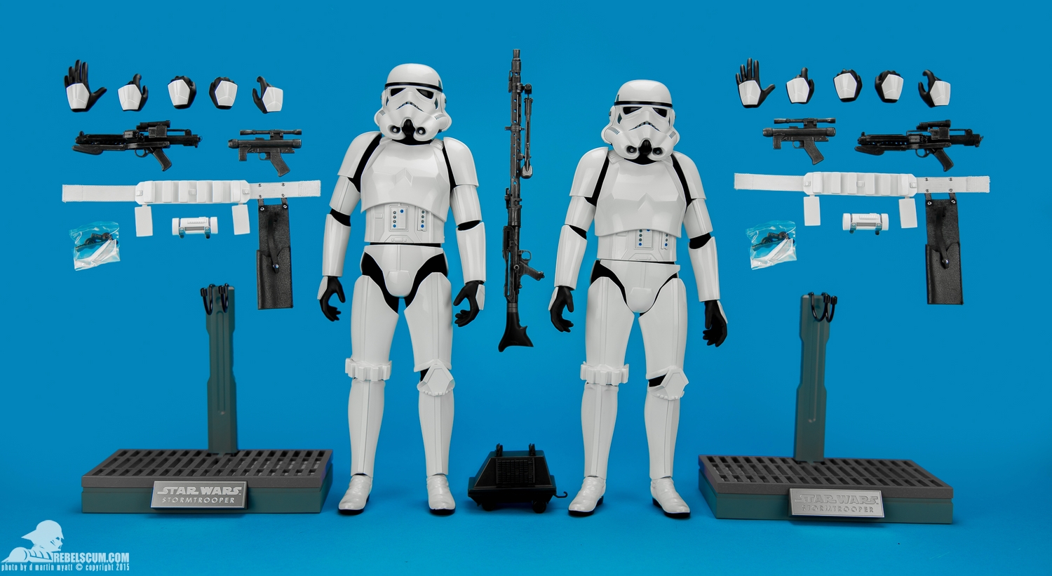 MMS268-Stormtroopers-Hot-Toys-Star-Wars-Two-Pack-024.jpg