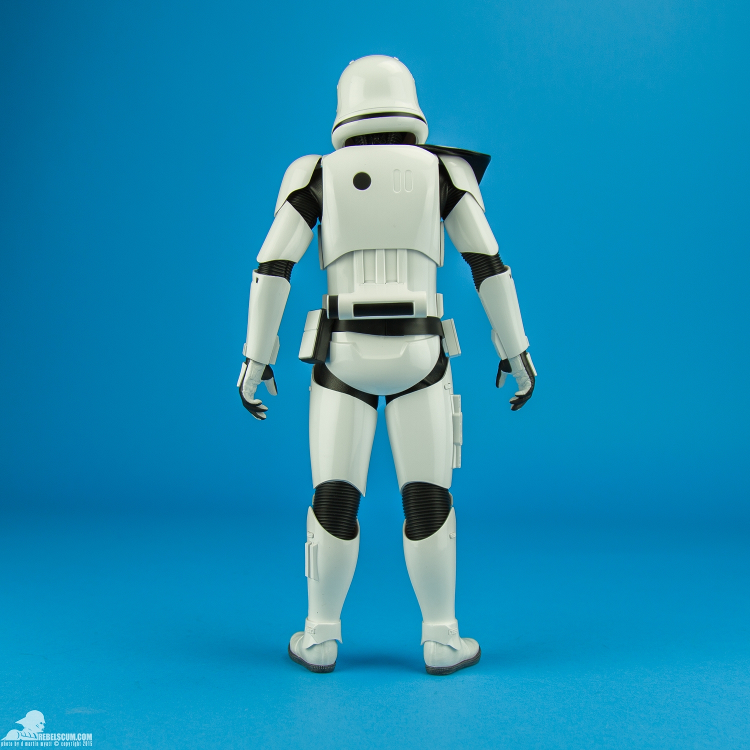 MMS316-First-Order-Stormtrooper-Squad-Leader-Hot-Toys-004.jpg