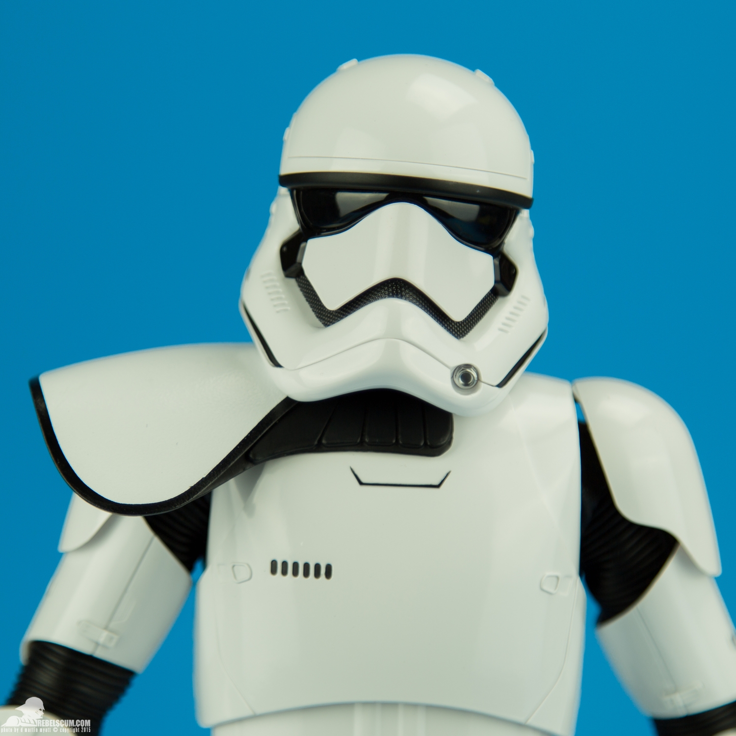 MMS316-First-Order-Stormtrooper-Squad-Leader-Hot-Toys-005.jpg