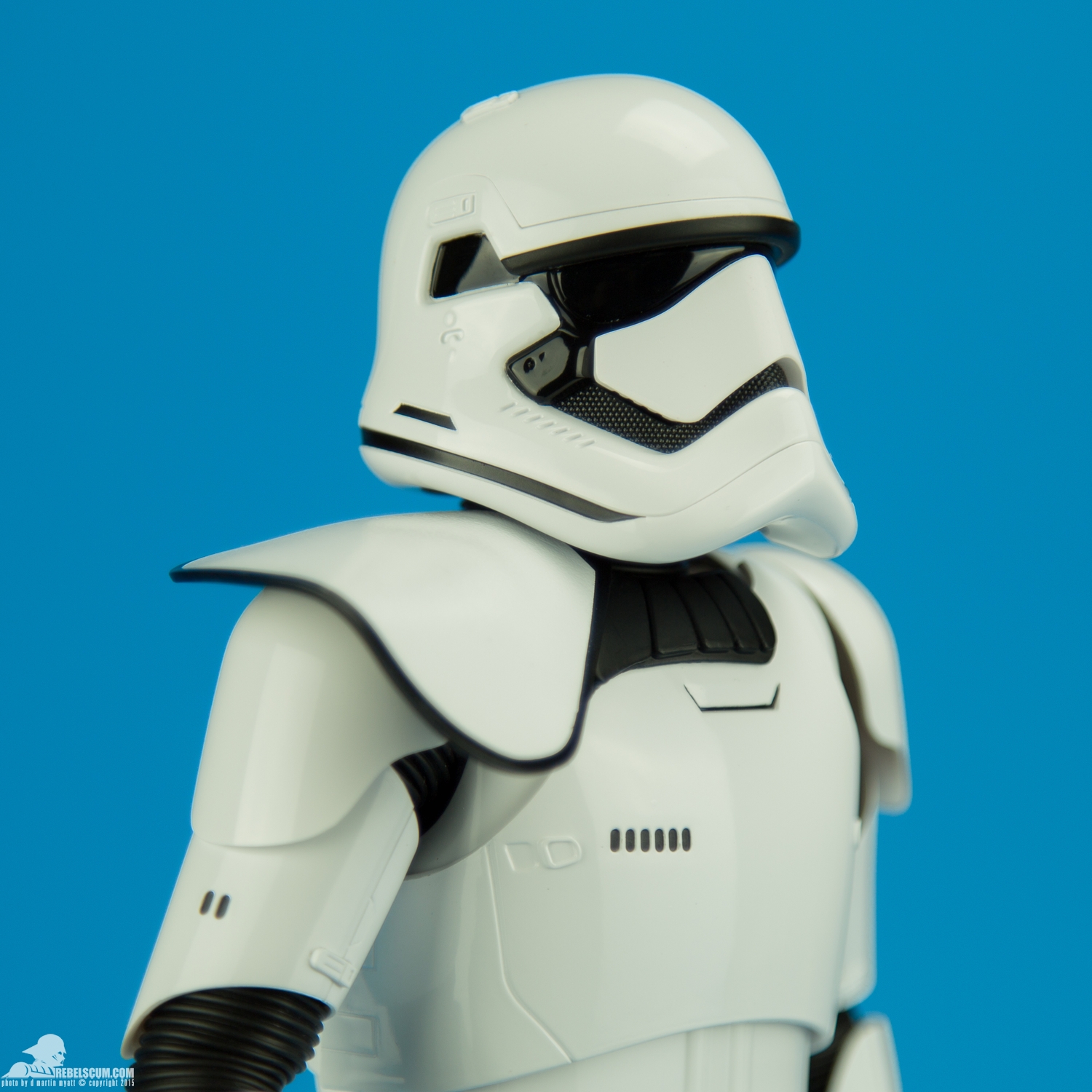 MMS316-First-Order-Stormtrooper-Squad-Leader-Hot-Toys-006.jpg