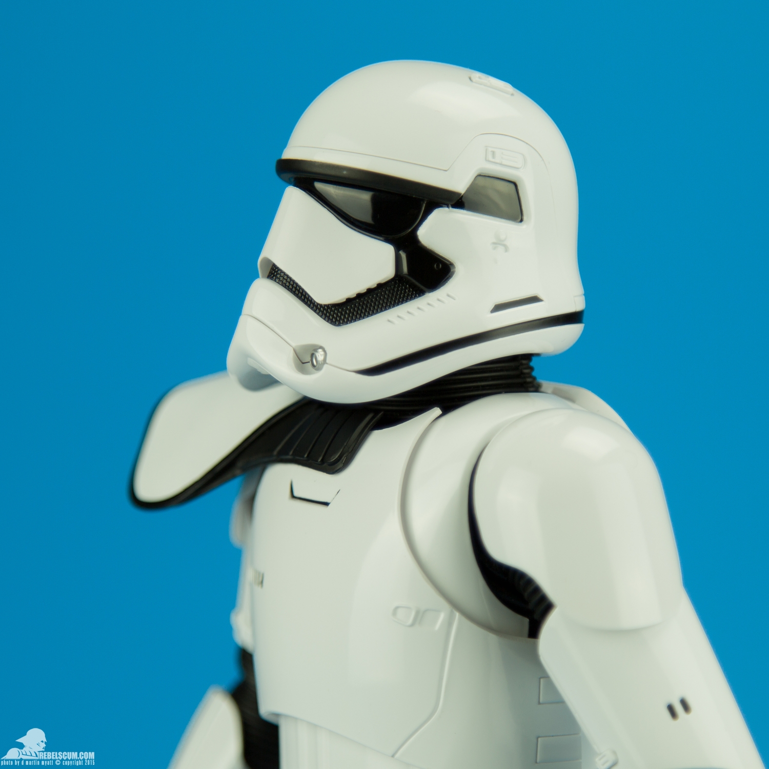 MMS316-First-Order-Stormtrooper-Squad-Leader-Hot-Toys-007.jpg