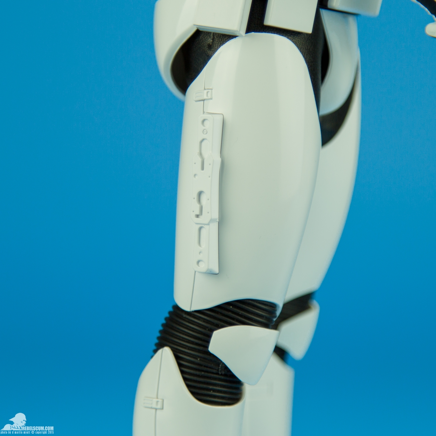 MMS316-First-Order-Stormtrooper-Squad-Leader-Hot-Toys-012.jpg