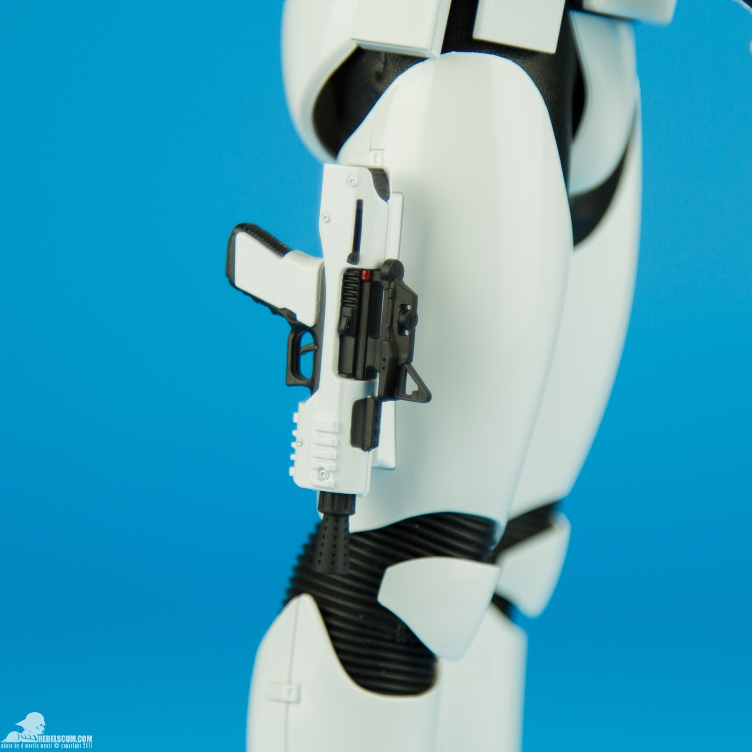 MMS316-First-Order-Stormtrooper-Squad-Leader-Hot-Toys-013.jpg