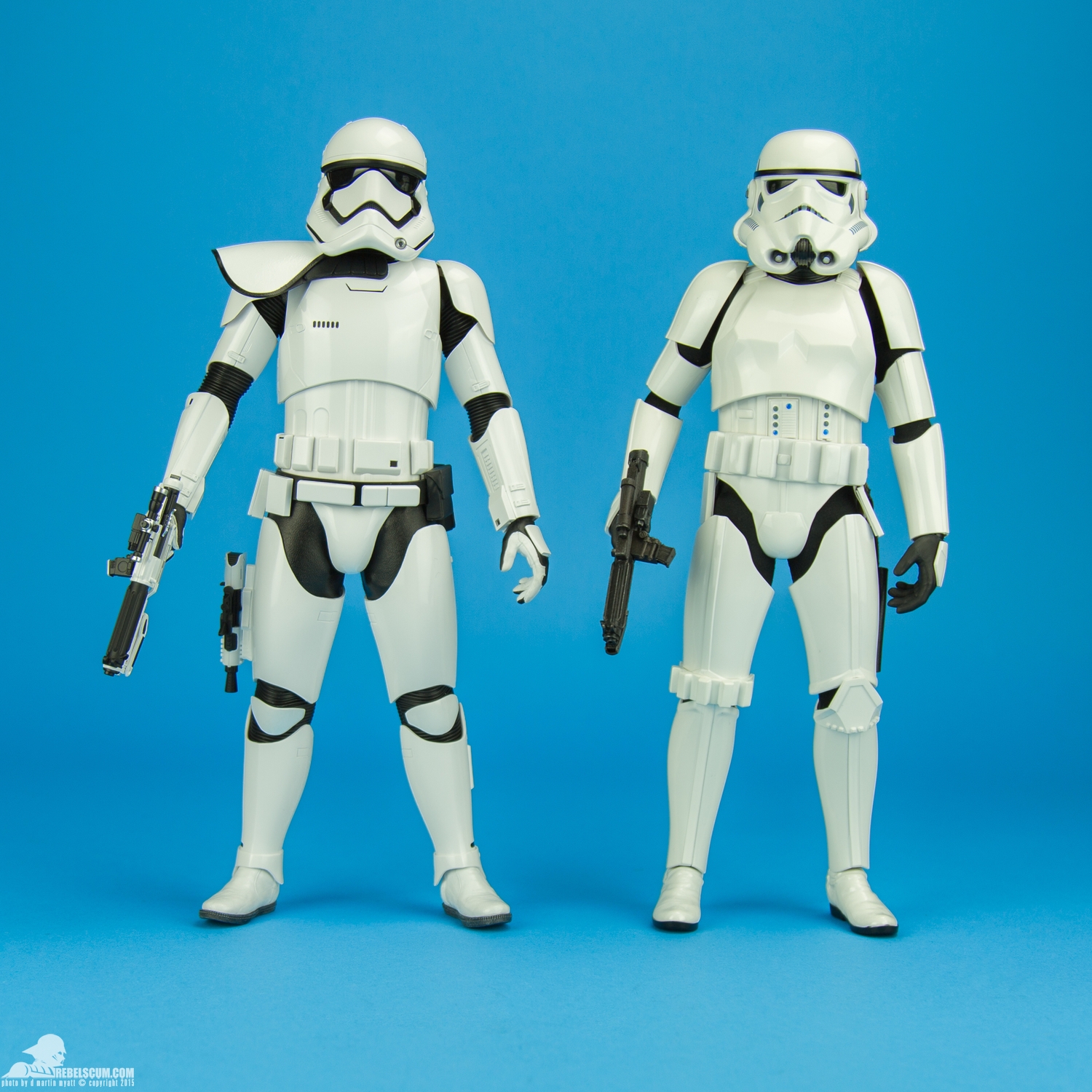 MMS316-First-Order-Stormtrooper-Squad-Leader-Hot-Toys-018.jpg