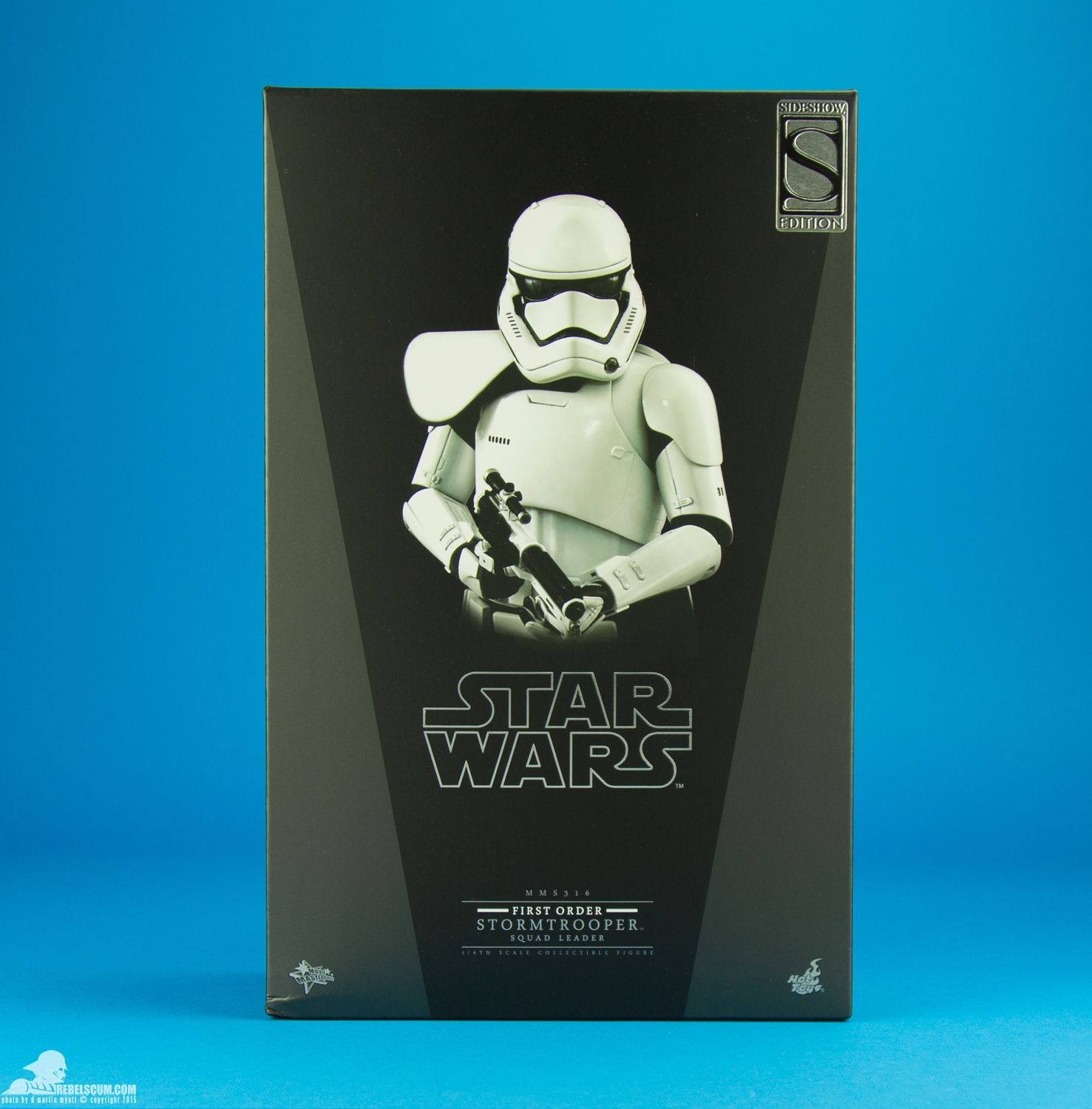 MMS316-First-Order-Stormtrooper-Squad-Leader-Hot-Toys-019.jpg