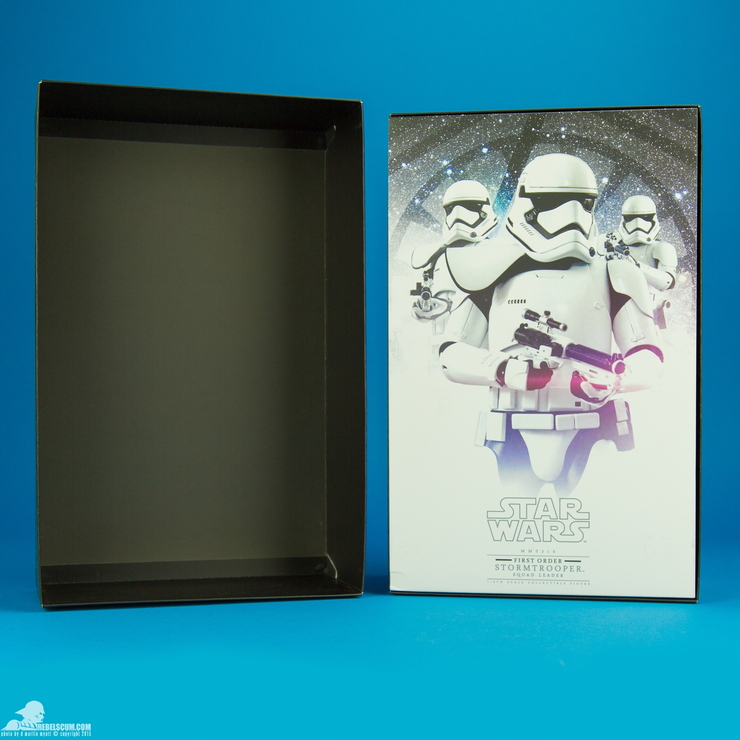 MMS316-First-Order-Stormtrooper-Squad-Leader-Hot-Toys-023.jpg