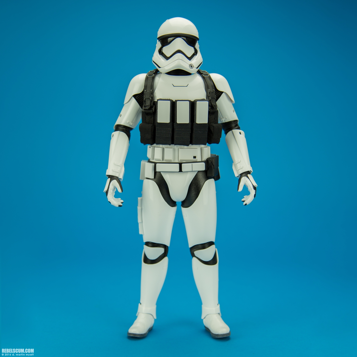 MMS319-First-Order-Stormtroopers-Star-Wars-Hot-Toys-001.jpg