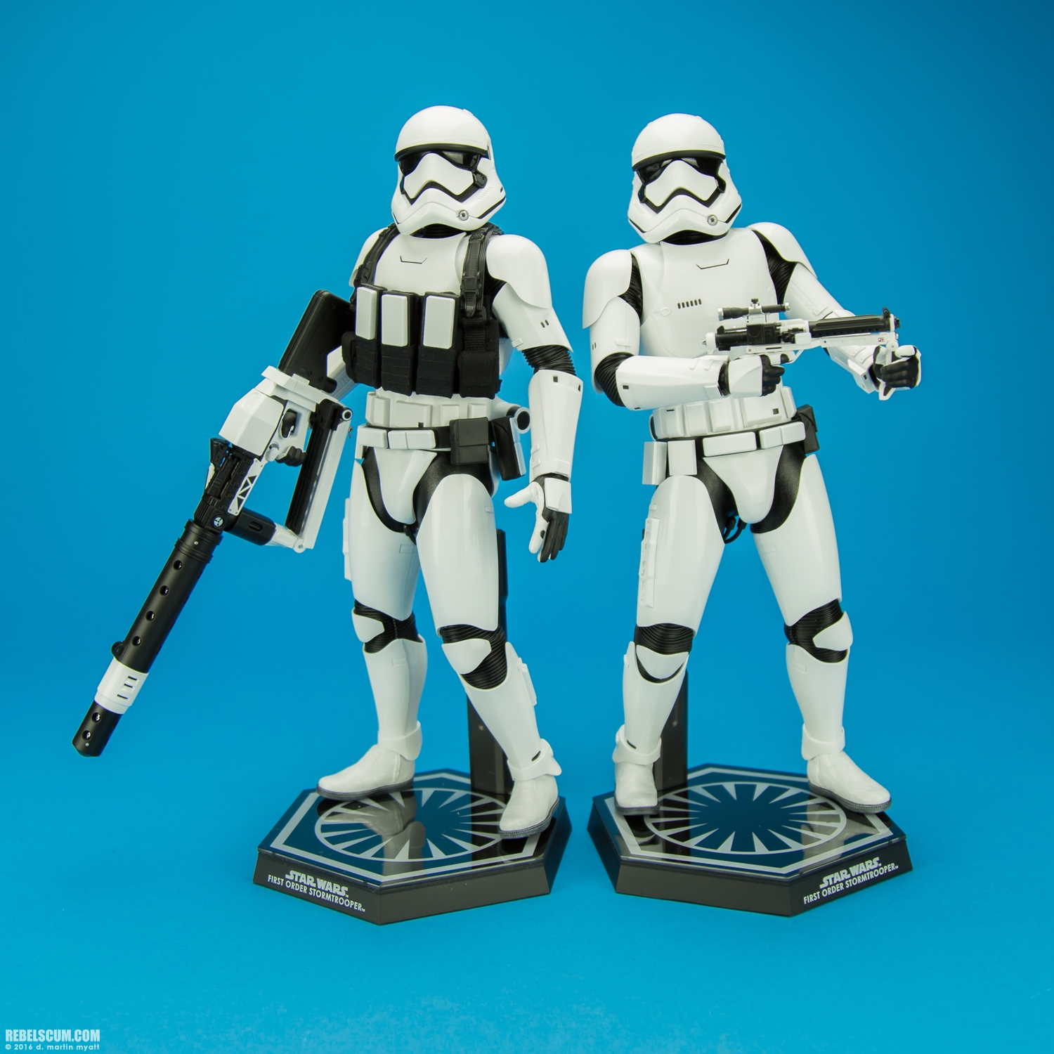 MMS319-First-Order-Stormtroopers-Star-Wars-Hot-Toys-019.jpg