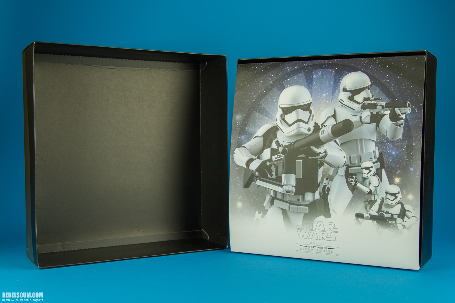 MMS319-First-Order-Stormtroopers-Star-Wars-Hot-Toys-024.jpg