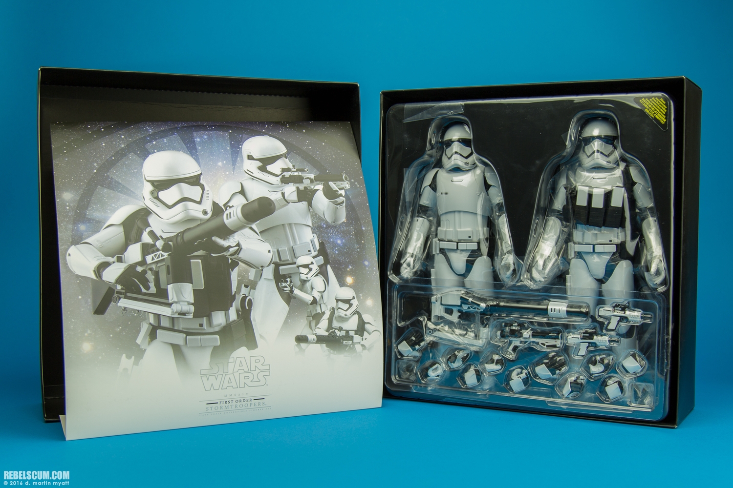 MMS319-First-Order-Stormtroopers-Star-Wars-Hot-Toys-025.jpg