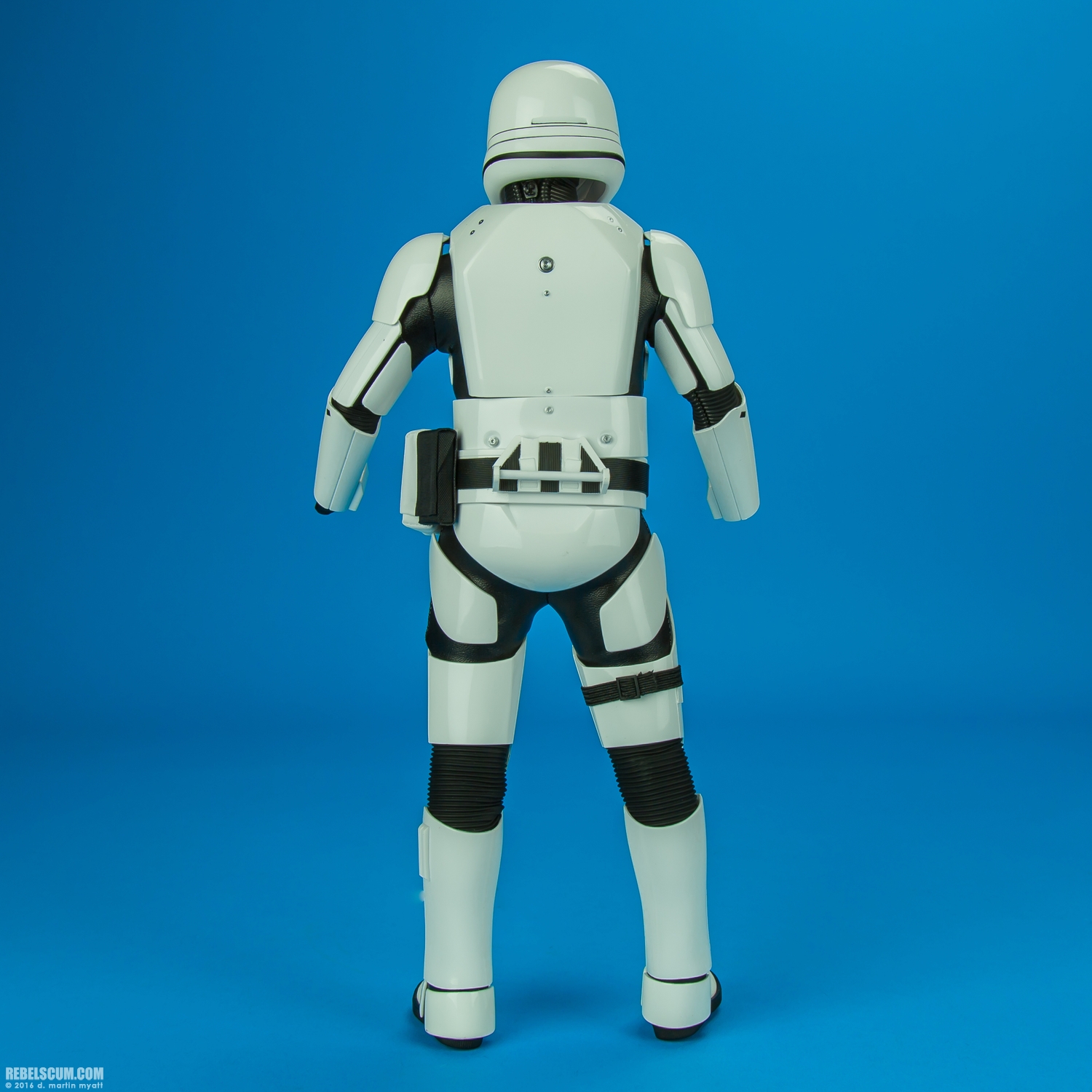 MMS326-First-Order-Flametrooper-The-Force-Awakens-Hot-Toys-007.jpg