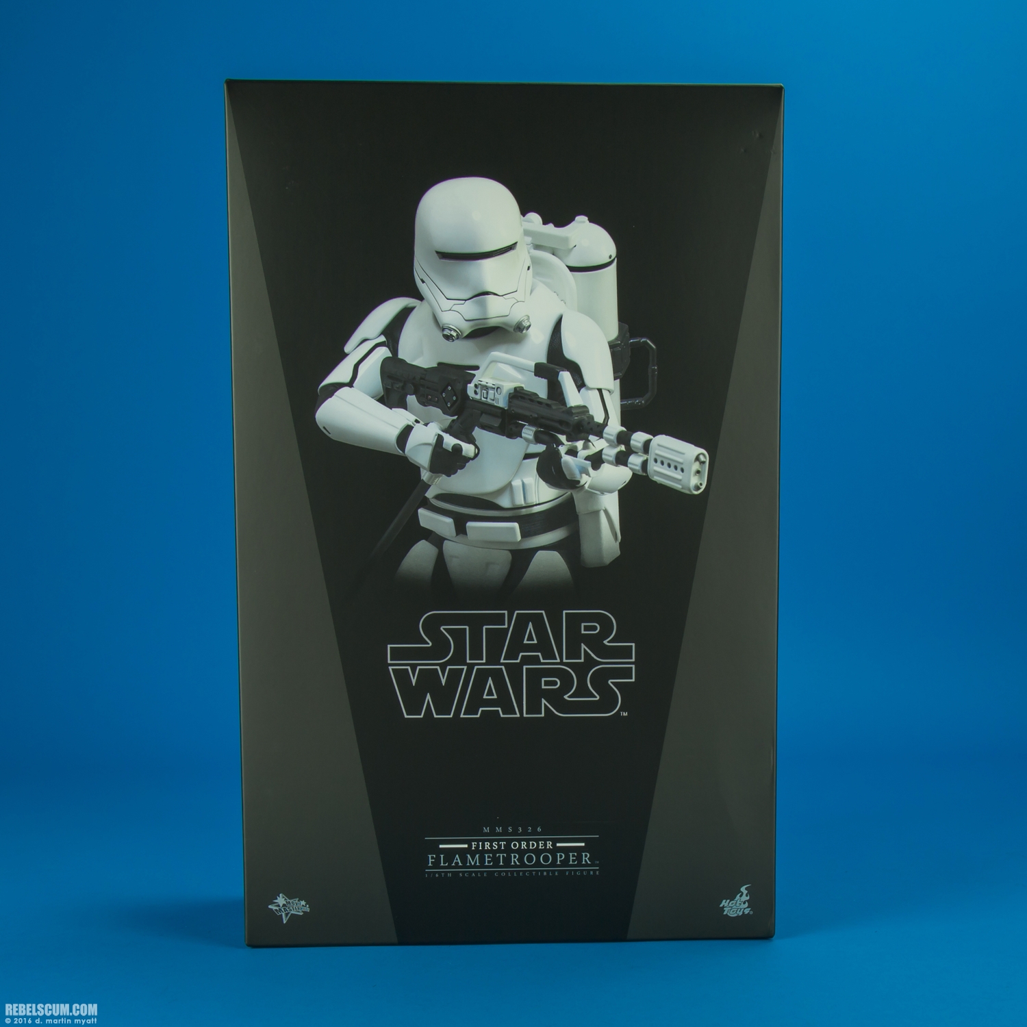 MMS326-First-Order-Flametrooper-The-Force-Awakens-Hot-Toys-015.jpg