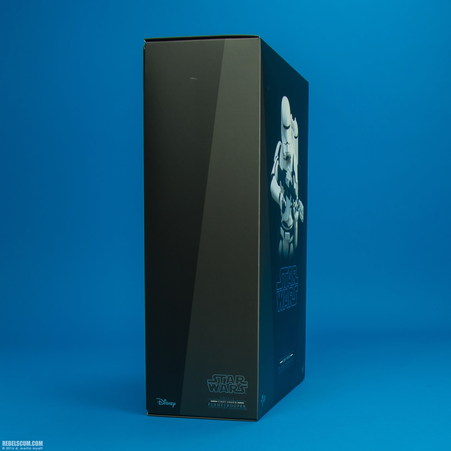 MMS326-First-Order-Flametrooper-The-Force-Awakens-Hot-Toys-016.jpg