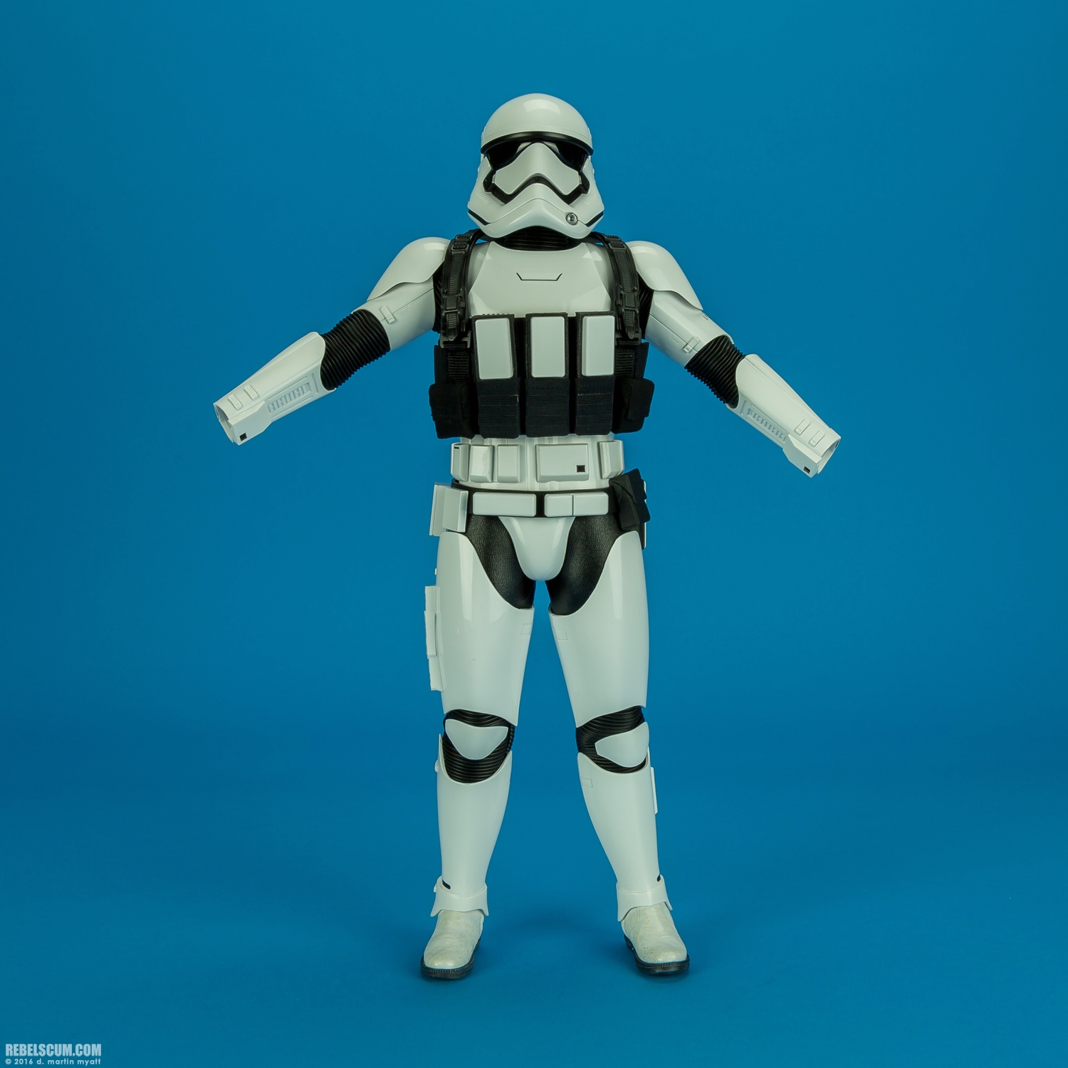 MMS333-First-Order-Stormtrooper-Jakku-Hot-Toys-009.jpg