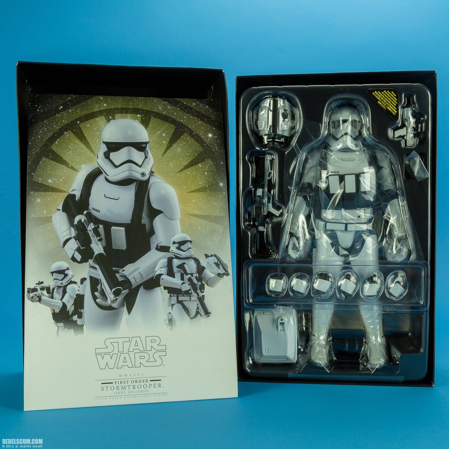 MMS333-First-Order-Stormtrooper-Jakku-Hot-Toys-022.jpg