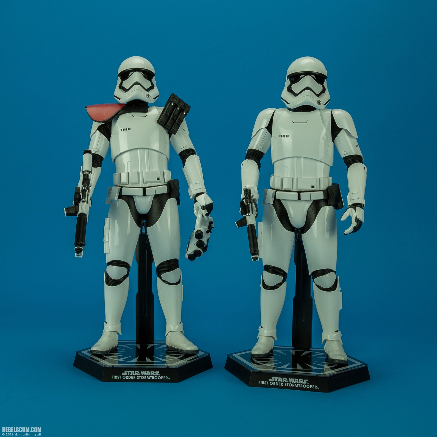 MMS335-First-Order-Stormtrooper-Officer-Set-Hot-Toys-017.jpg