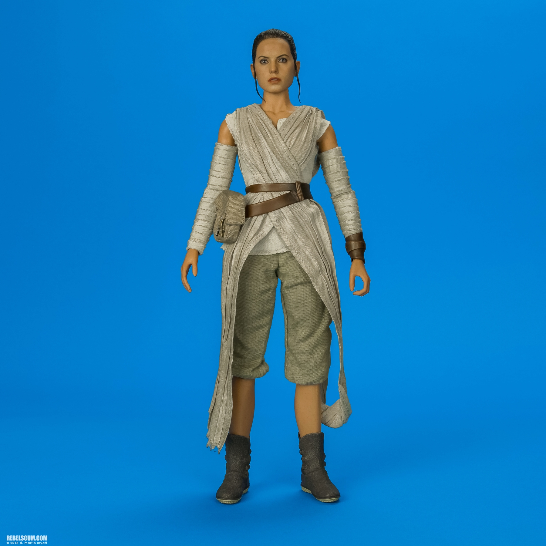 MMS337-Rey-BB-8-The-Force-Awakens-Hot-Toys-001.jpg