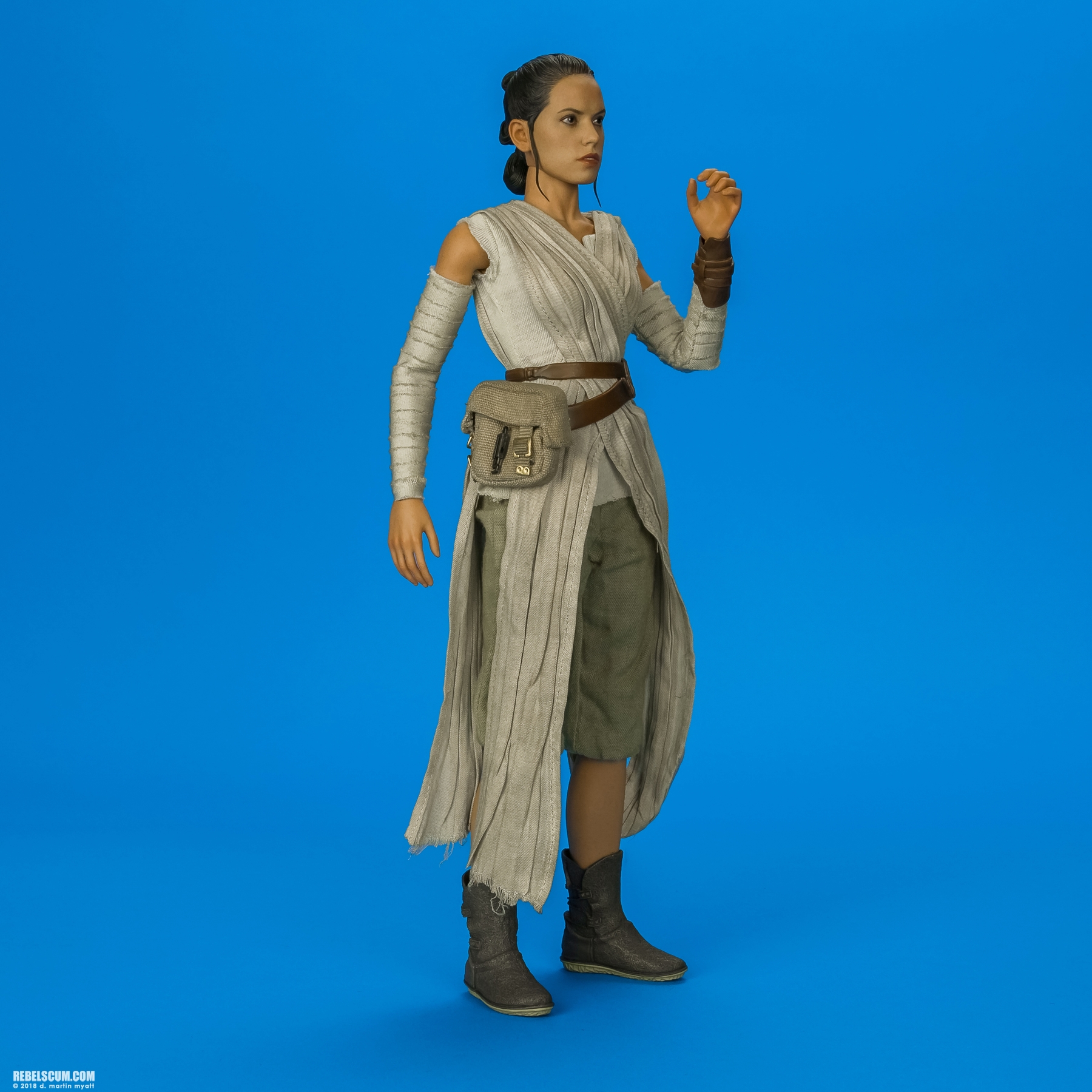 MMS337-Rey-BB-8-The-Force-Awakens-Hot-Toys-002.jpg