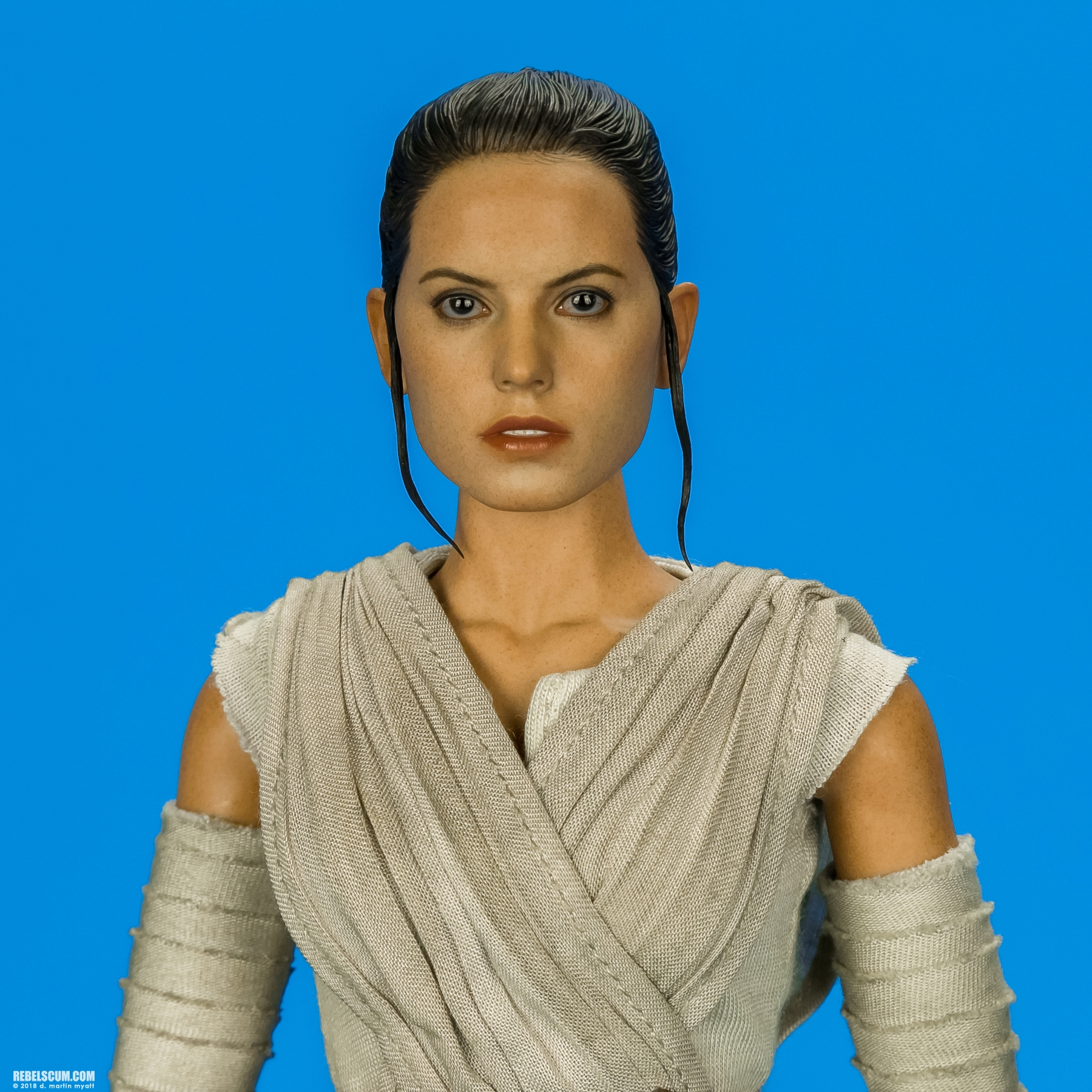 MMS337-Rey-BB-8-The-Force-Awakens-Hot-Toys-005.jpg