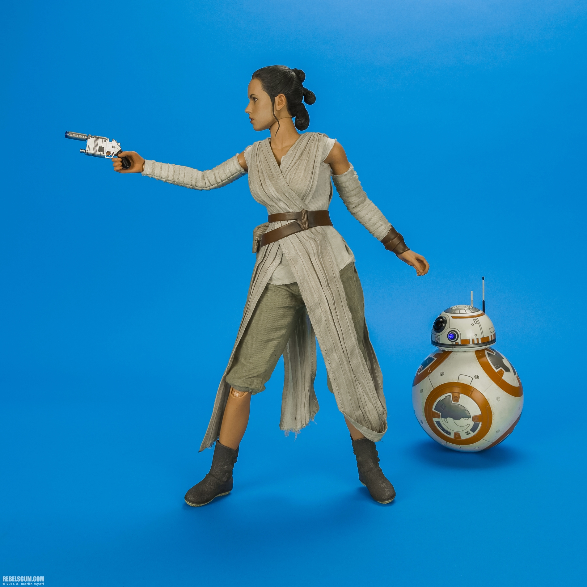 MMS337-Rey-BB-8-The-Force-Awakens-Hot-Toys-041.jpg