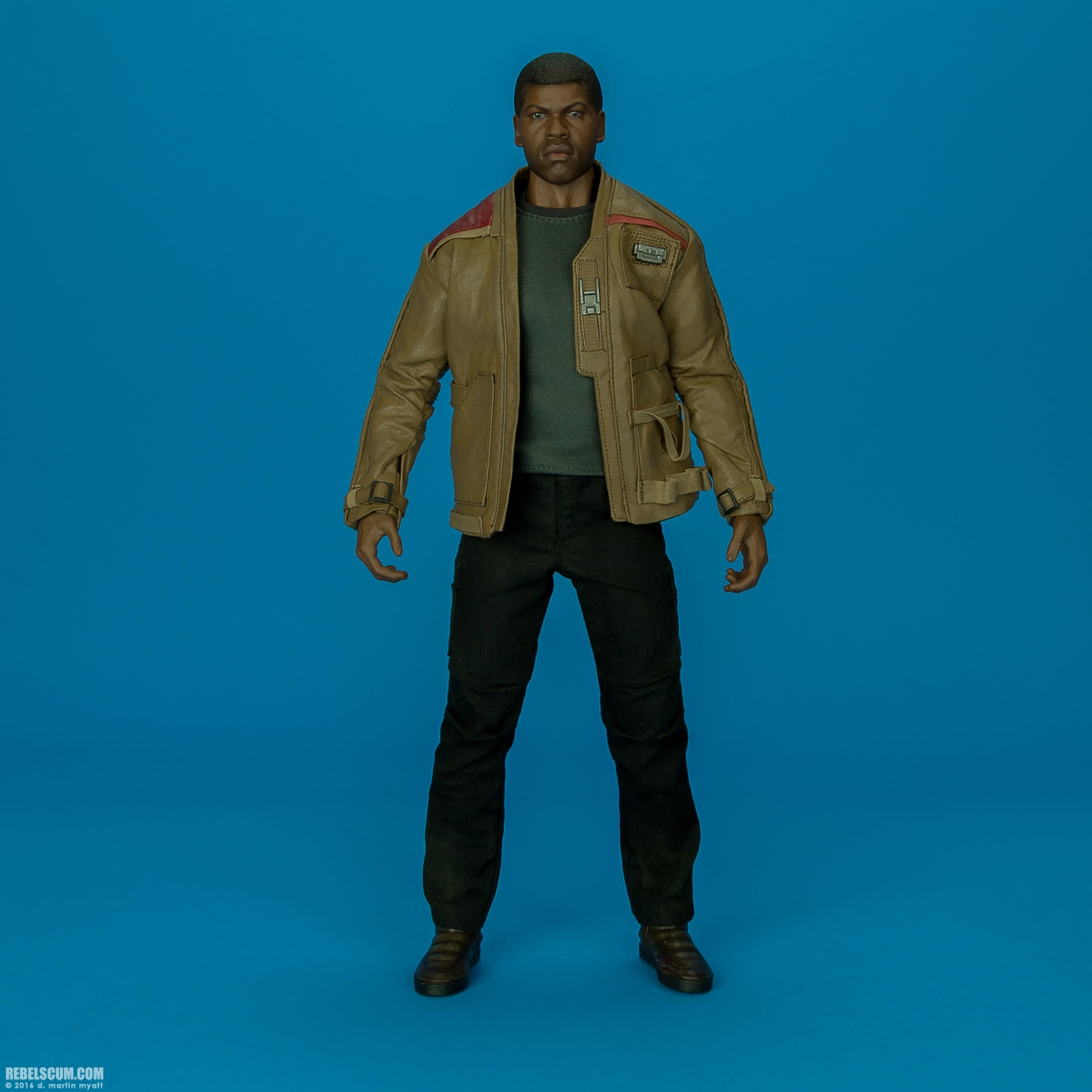 MMS346-Finn-First-Order-Riot-control-Stormtrooper-Hot-Toys-001.jpg