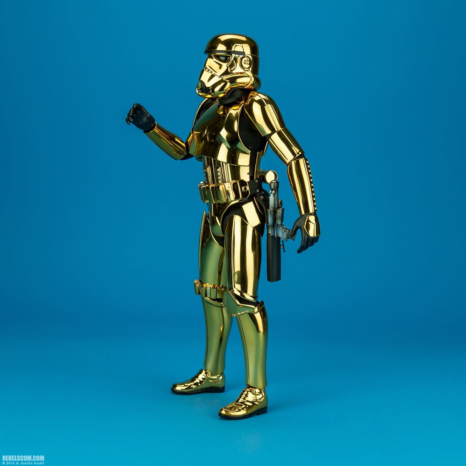 MMS364-Stormtrooper-Gold-Chrome-Version-Hot-Toys-003.jpg