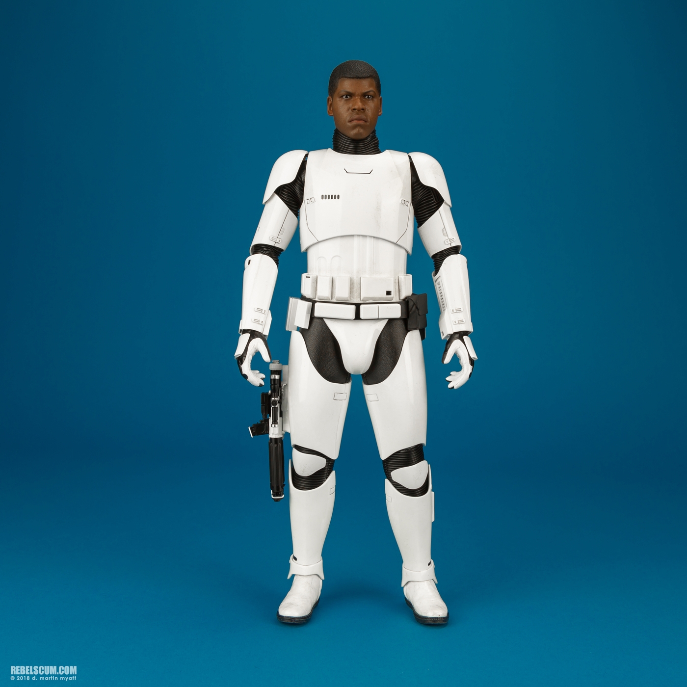 MMS367-Finn-First-Order-Stormtrooper-Version-Hot-Toys-005.jpg
