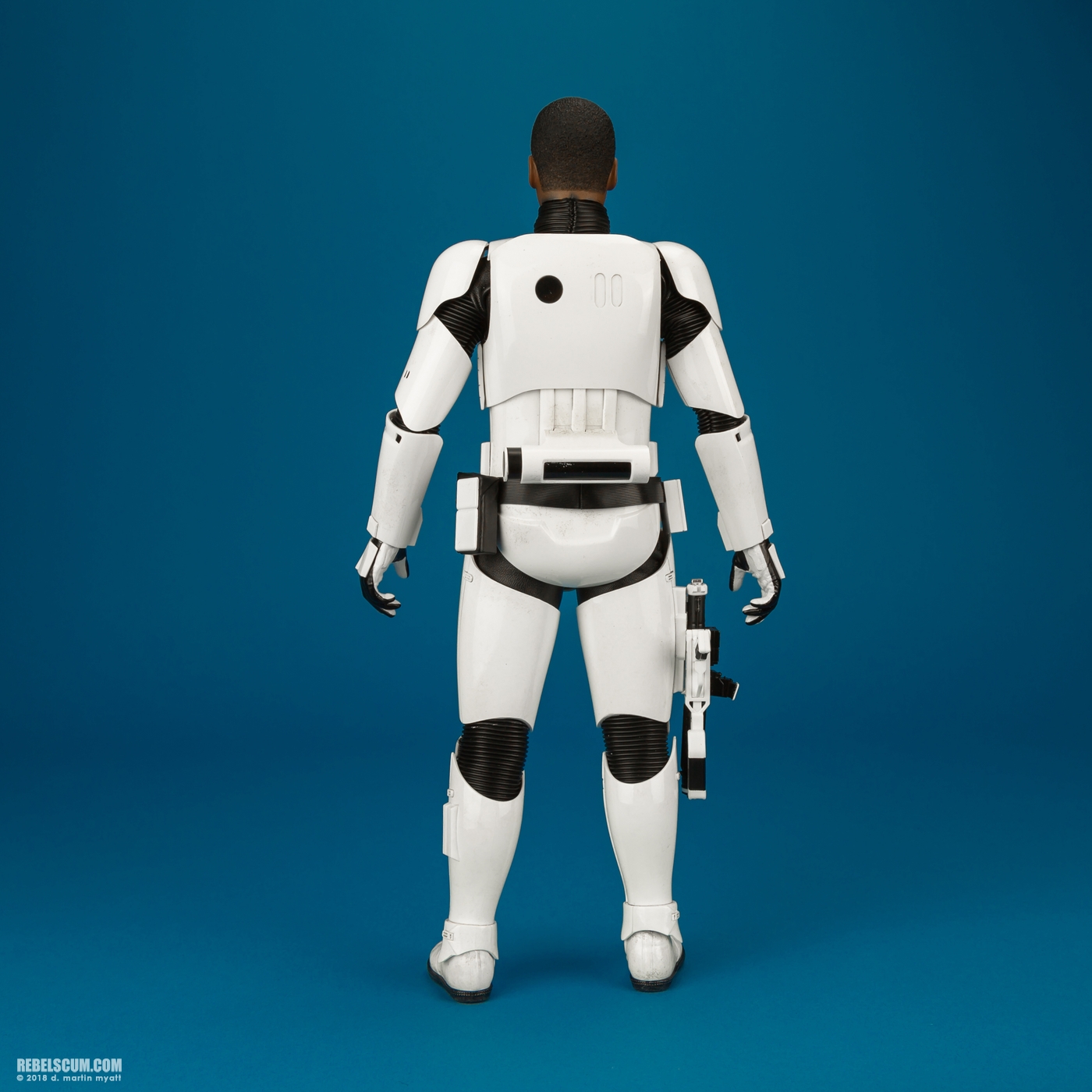 MMS367-Finn-First-Order-Stormtrooper-Version-Hot-Toys-008.jpg