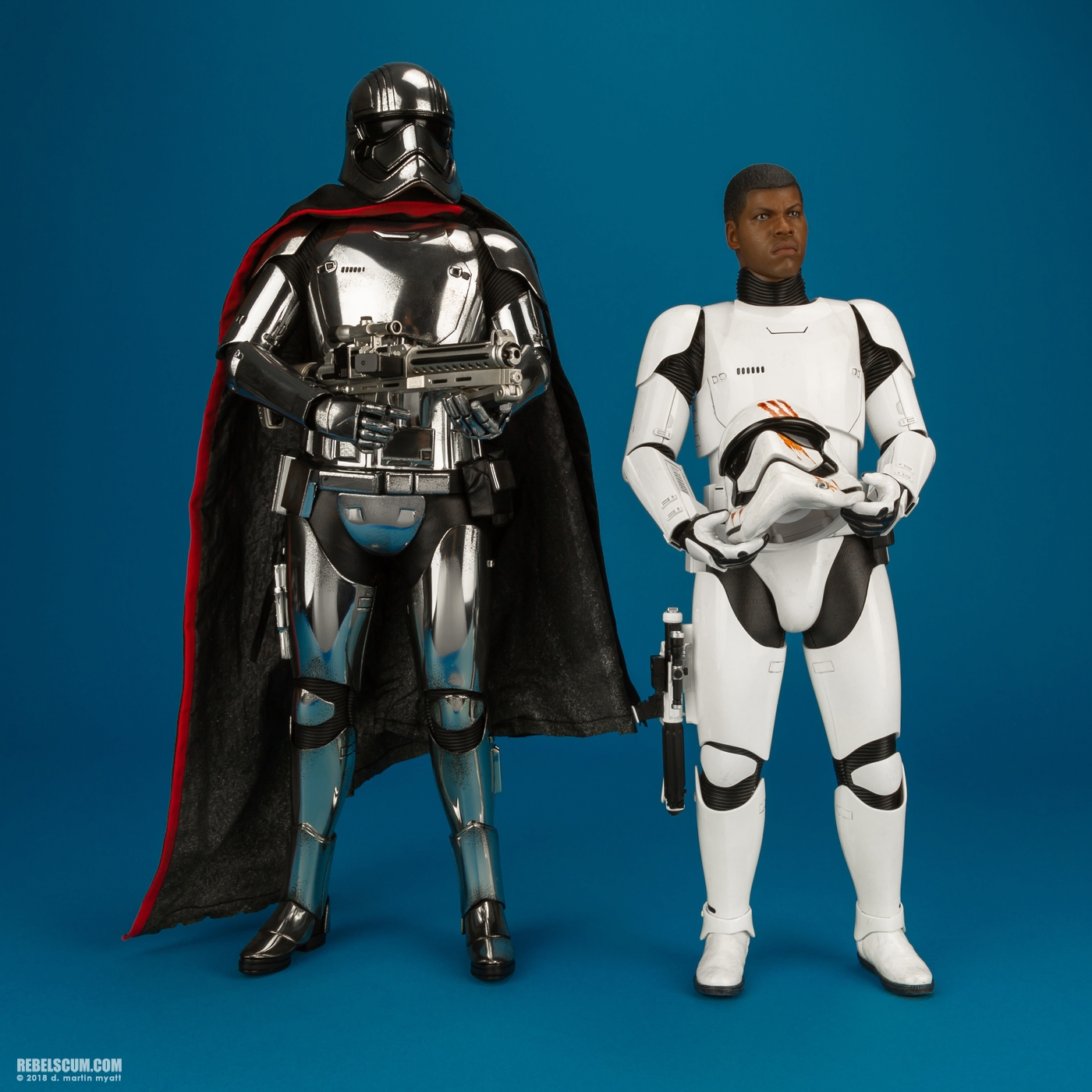 MMS367-Finn-First-Order-Stormtrooper-Version-Hot-Toys-018.jpg